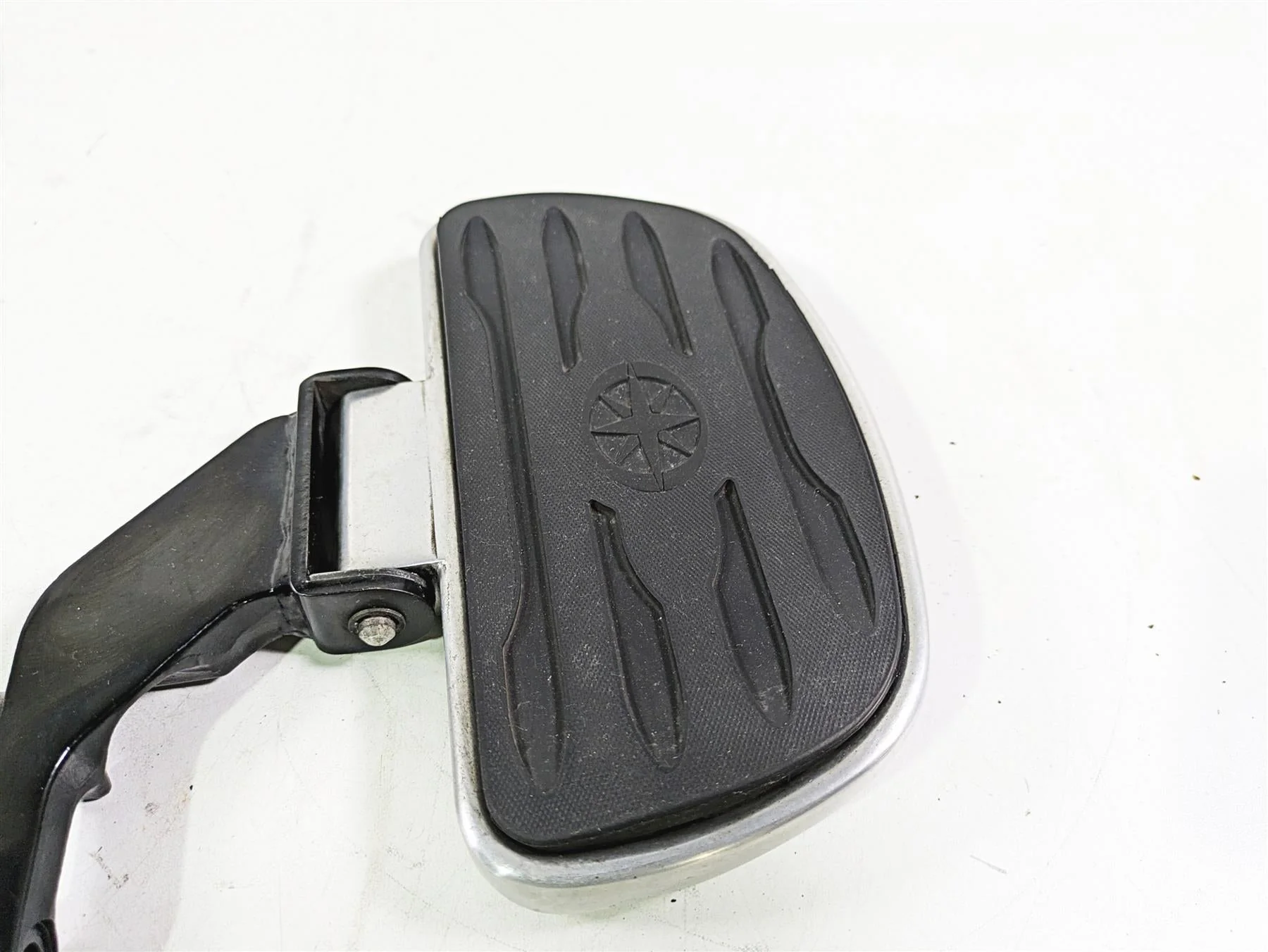 2008 Yamaha XVZ1300 Royal Star Rear Passenger Floorboard Set 4XY-27440-00-00 - Image 5