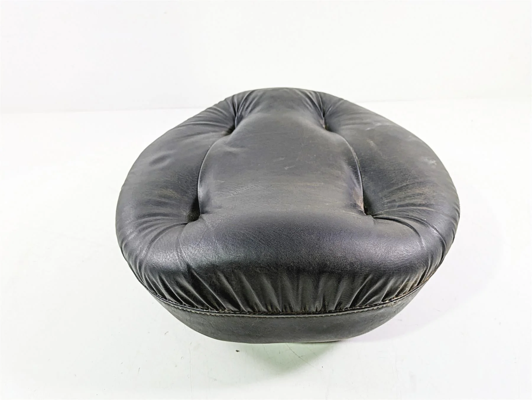 2008 Yamaha XVZ1300 Royal Star Rear Passenger Seat Saddle 4XY-24750-10-00 - Image 3
