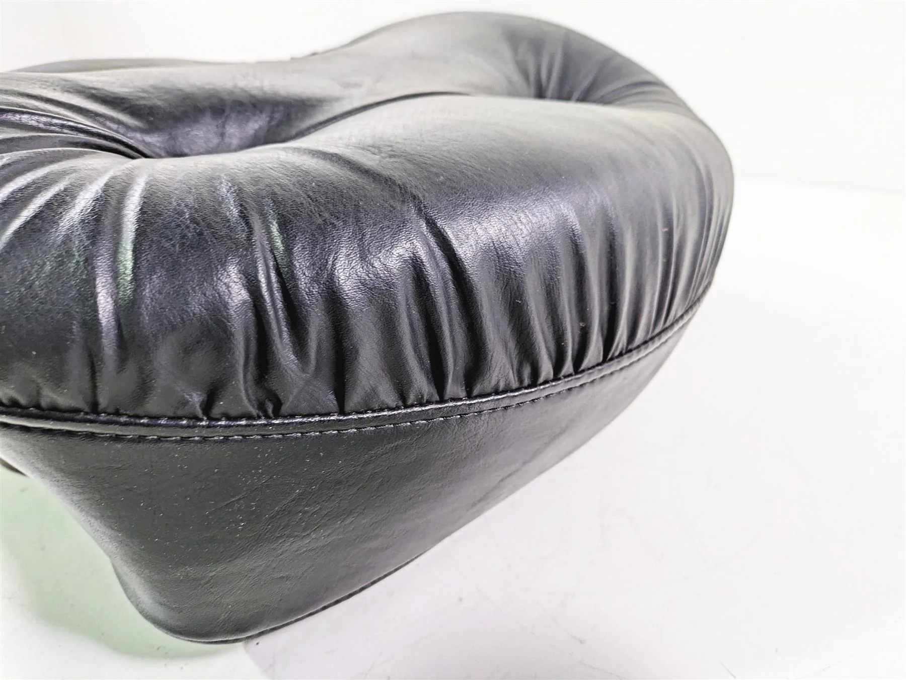 2008 Yamaha XVZ1300 Royal Star Rear Passenger Seat Saddle 4XY-24750-10-00 - Image 6