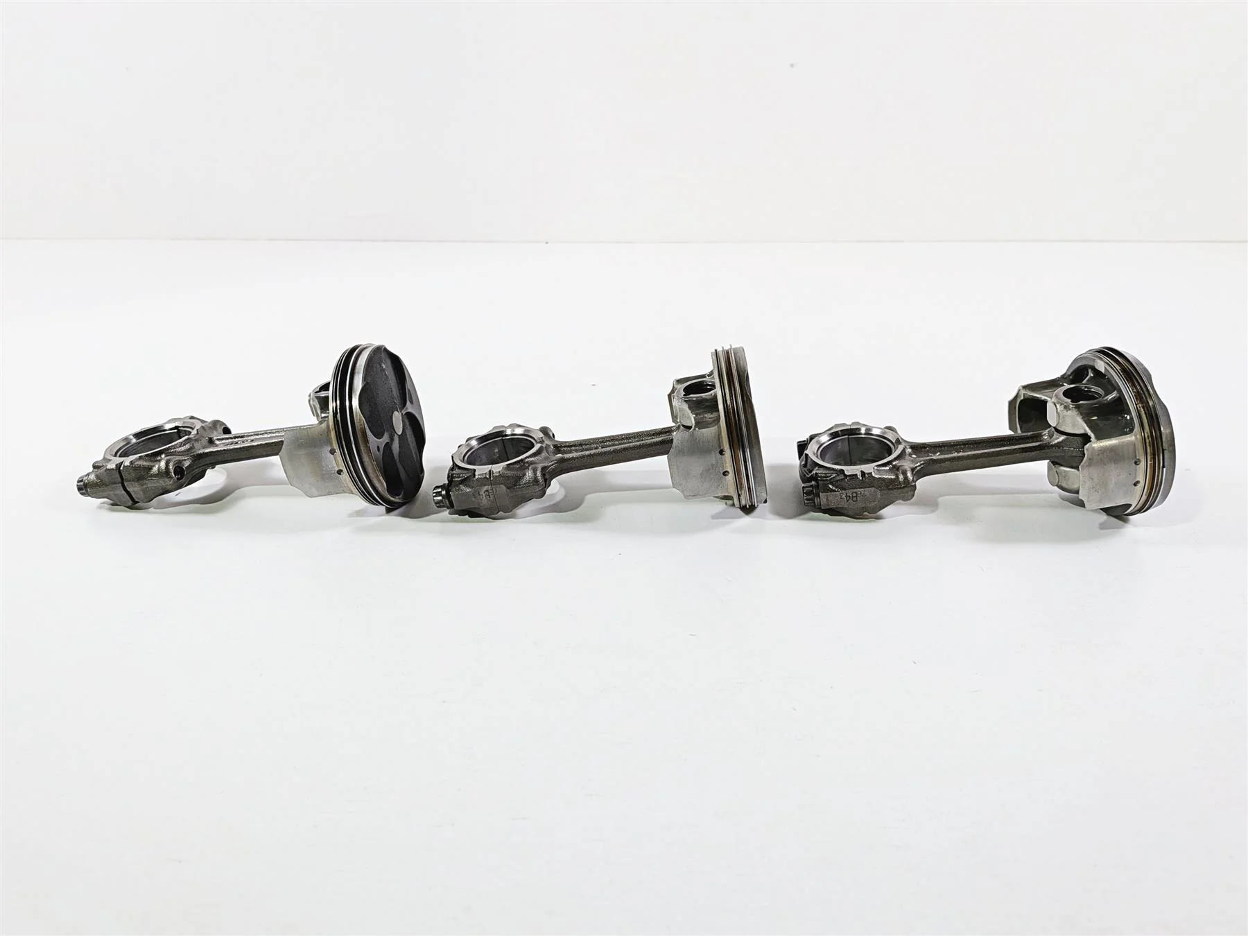 2008 Yamaha YZF R1 RN19 3 Piston & Rod Set 4C8-11650-00-00 14B-11650-00-00 - Image 3