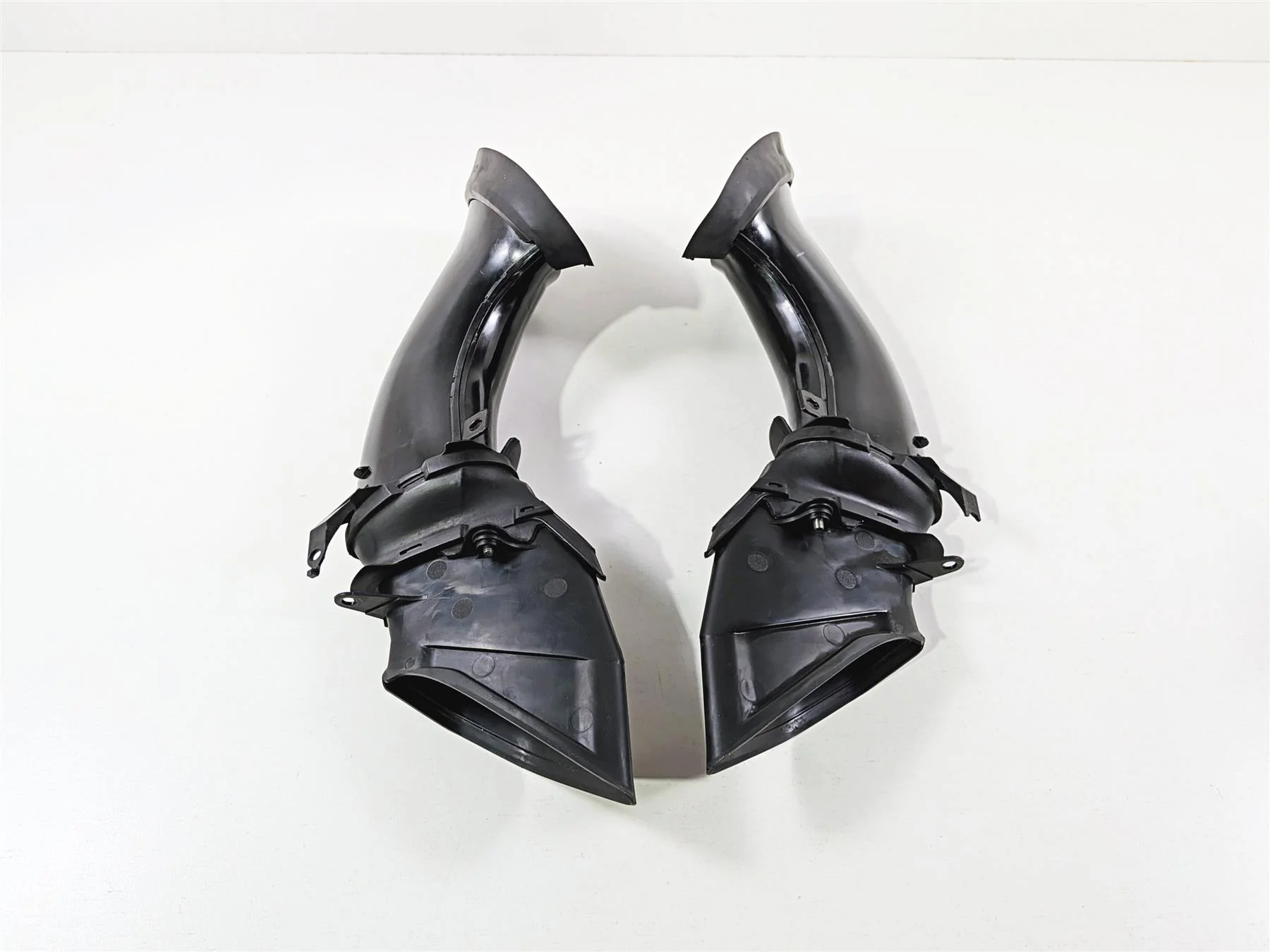 2008 Yamaha YZF R1 RN19 Air Intake Duct Set & Covers 4C8-2838R-00 4C8-2838N-00 - Image 2