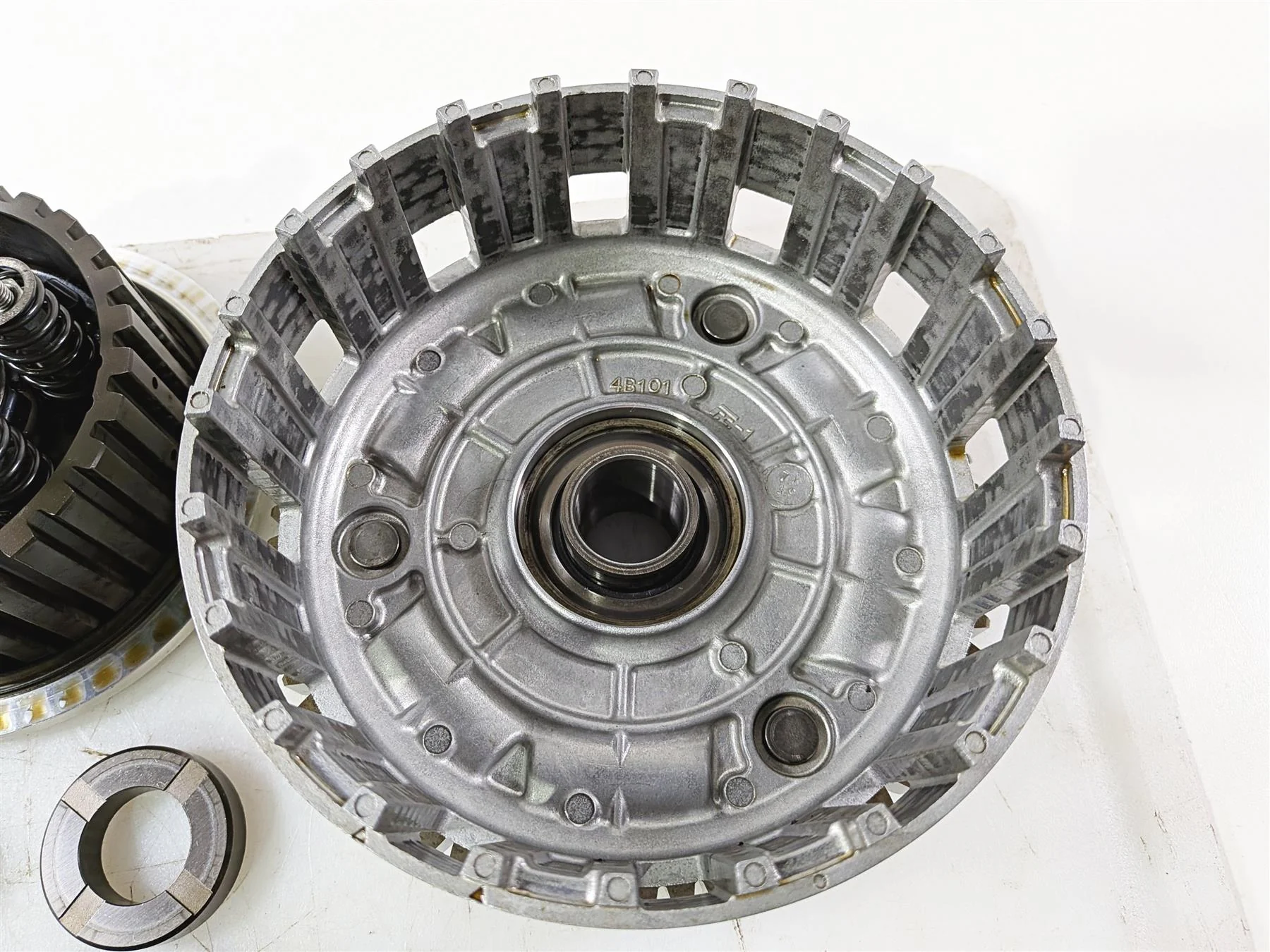 2008 Yamaha YZF R1 RN19 Clutch Basket & Friction Disc Set 4C8-16150-00-00 - Image 4