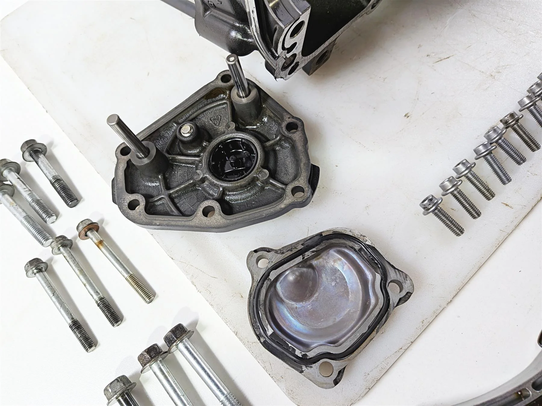 2008 Yamaha YZF R1 RN19 Engine Crank Case Set N516E 4C8-15100-00-00 4C8-15100-19 - Image 19