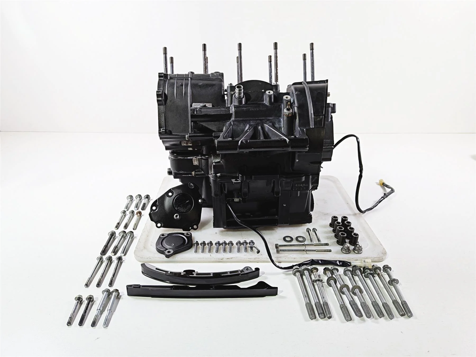 2008 Yamaha YZF R1 RN19 Engine Crank Case Set N516E 4C8-15100-00-00 4C8-15100-19 - Image 2