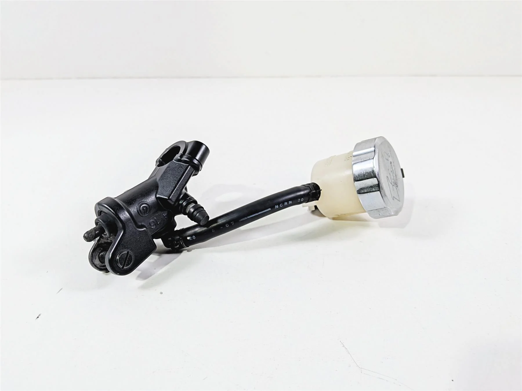 2008 Yamaha YZF R1 RN19 Front 16mm Brembo Radial Brake Pump 5SL-W2587-00-00 - Image 3