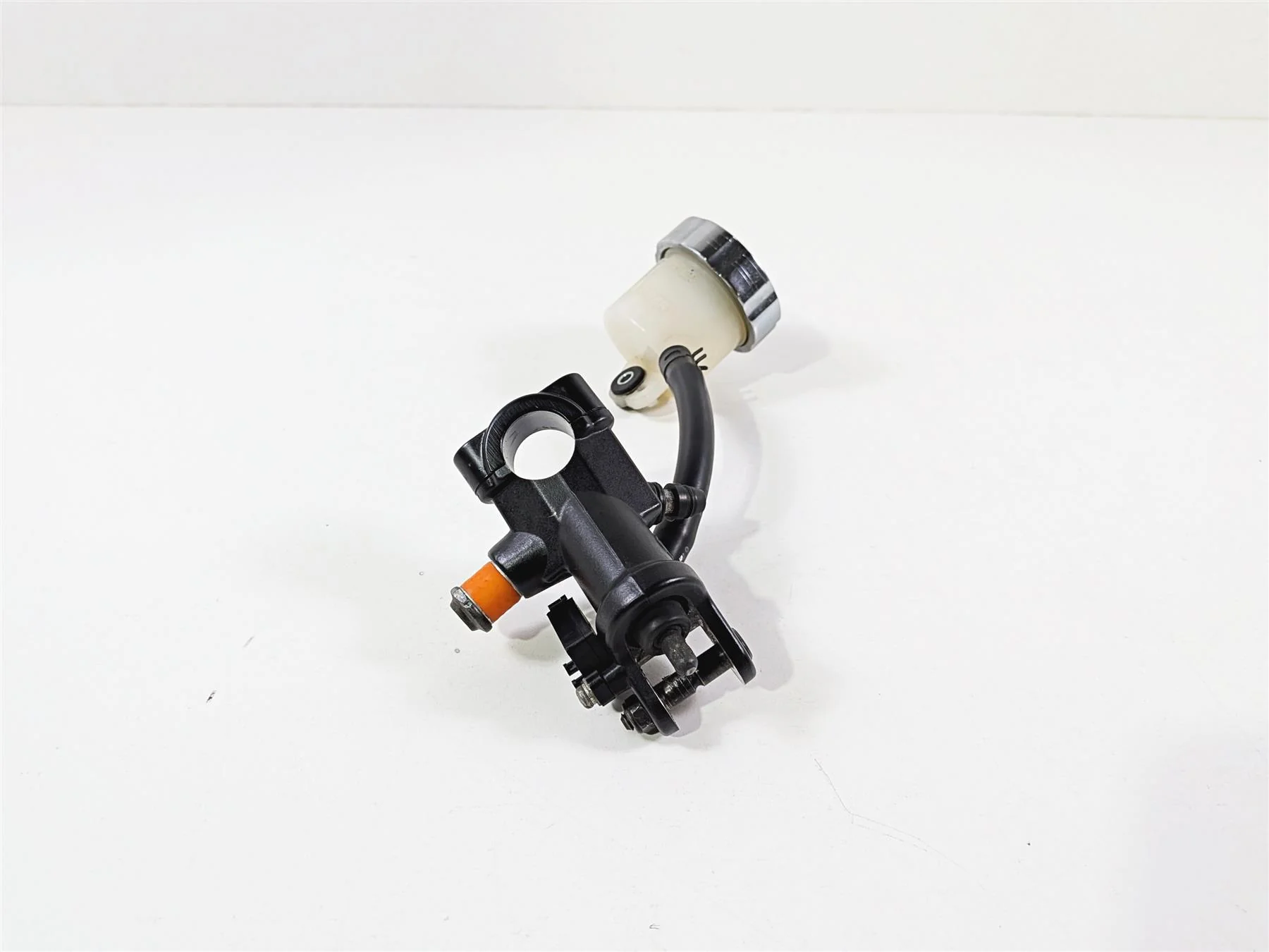 2008 Yamaha YZF R1 RN19 Front 16mm Brembo Radial Brake Pump 5SL-W2587-00-00 - Image 4
