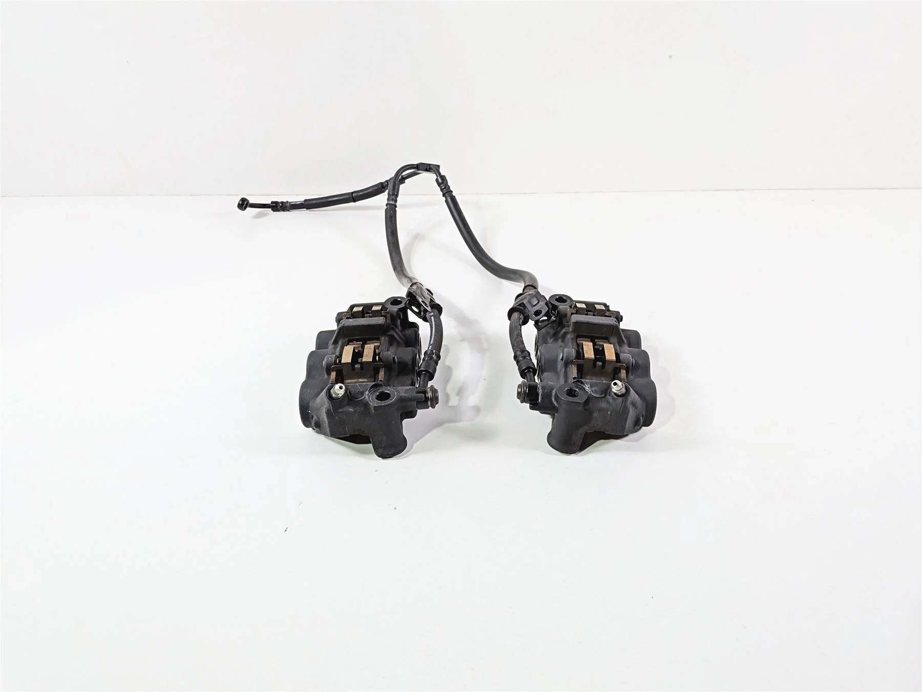 2008 Yamaha YZF R1 RN19 Front Brake Caliper Set 6 Piston & Lines 4C8-2580T-01-00 - Image 4