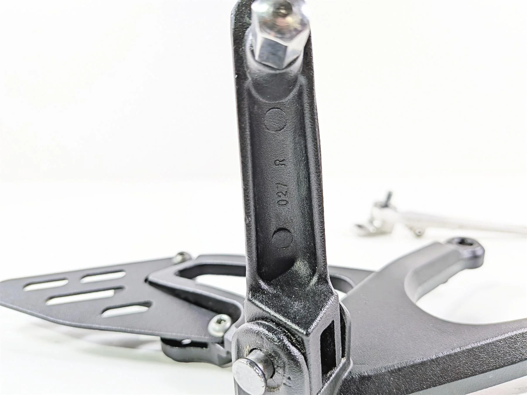2008 Yamaha YZF R1 RN19 Front Right Foot Peg & Brake Pedal 4C8-27443-00-00 - Image 8