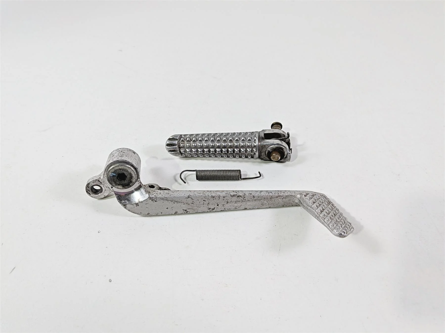 2008 Yamaha YZF R1 RN19 Front Right Footpeg & Brake Pedal 4C8-27211-00-00 - Image 3