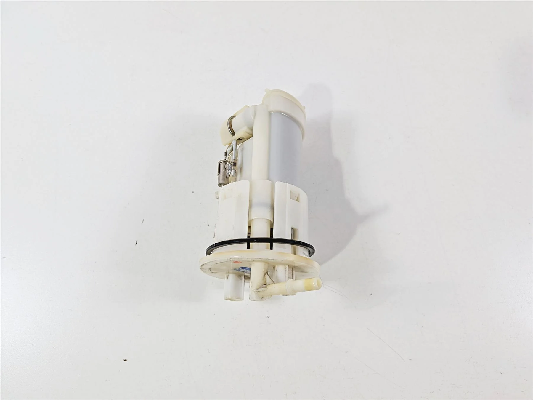2008 Yamaha YZF R1 RN19 Fuel Gas Petrol Pump - Tested 4C8-13907-00-00 4C8-13907-04-00 - Image 2