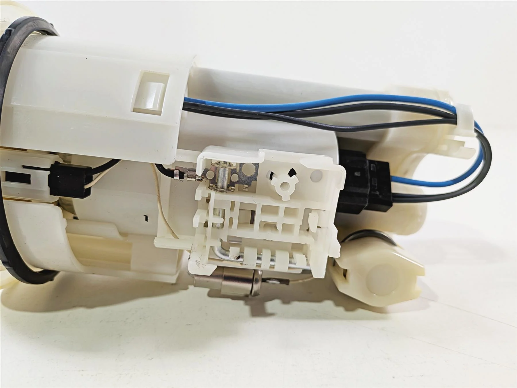 2008 Yamaha YZF R1 RN19 Fuel Gas Petrol Pump - Tested 4C8-13907-00-00 4C8-13907-04-00 - Image 8