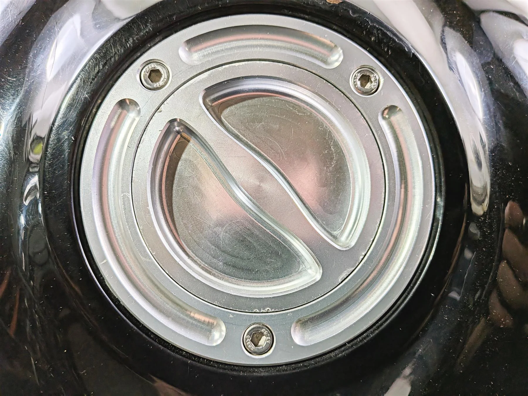 2008 Yamaha YZF R1 RN19 Fuel Gas Petrol Tank - Dent On Left Side 4C8-YK241-00 - Image 8