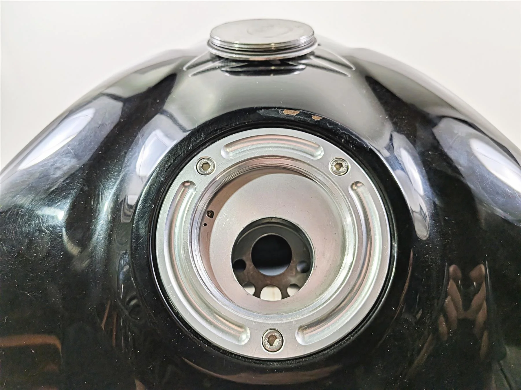 2008 Yamaha YZF R1 RN19 Fuel Gas Petrol Tank - Dent On Left Side 4C8-YK241-00 - Image 9