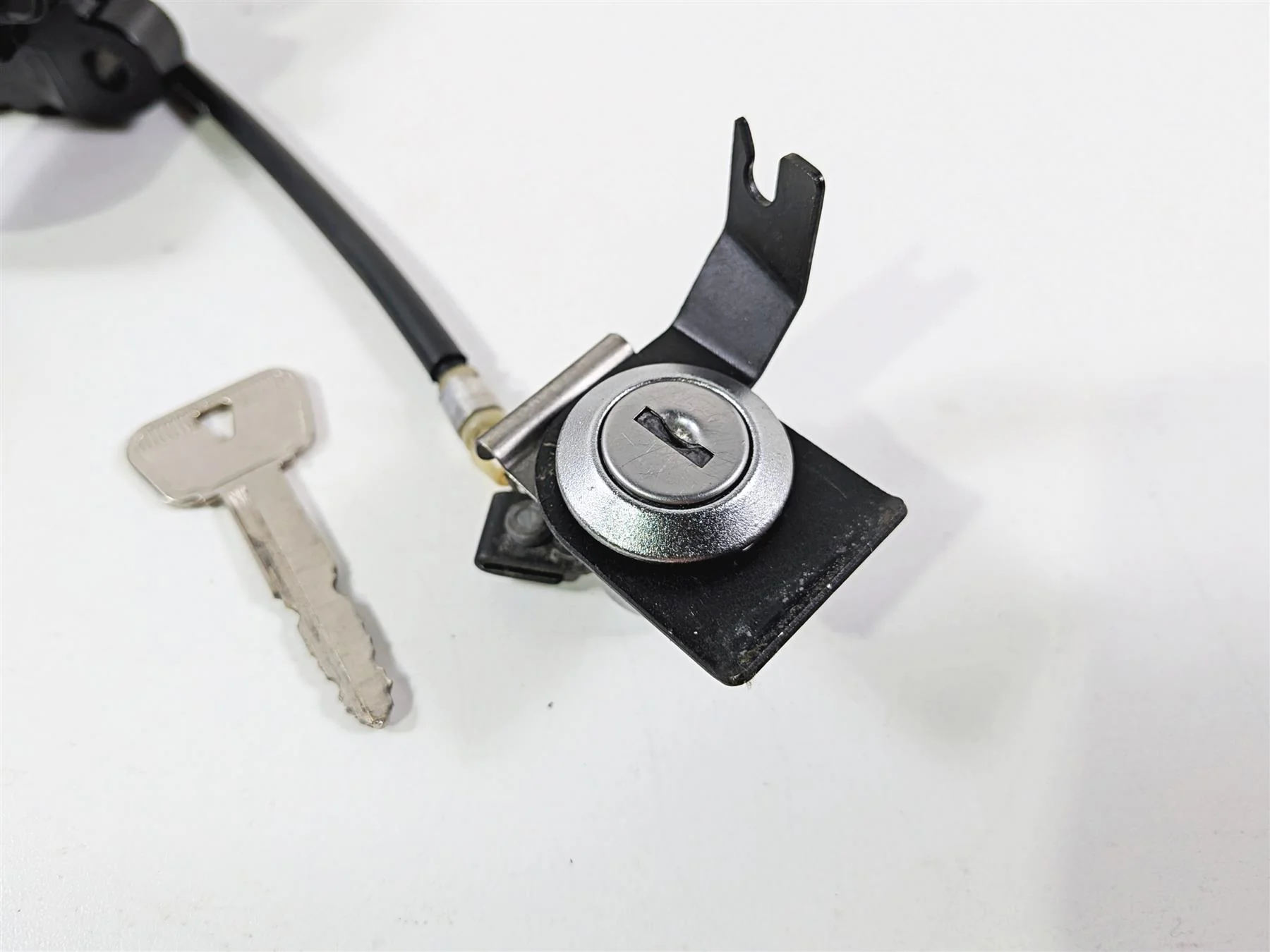 2008 Yamaha YZF R1 RN19 Ignition Switch Key Lock Gas Cap Seat Set 4C8-82501-10 - Image 9