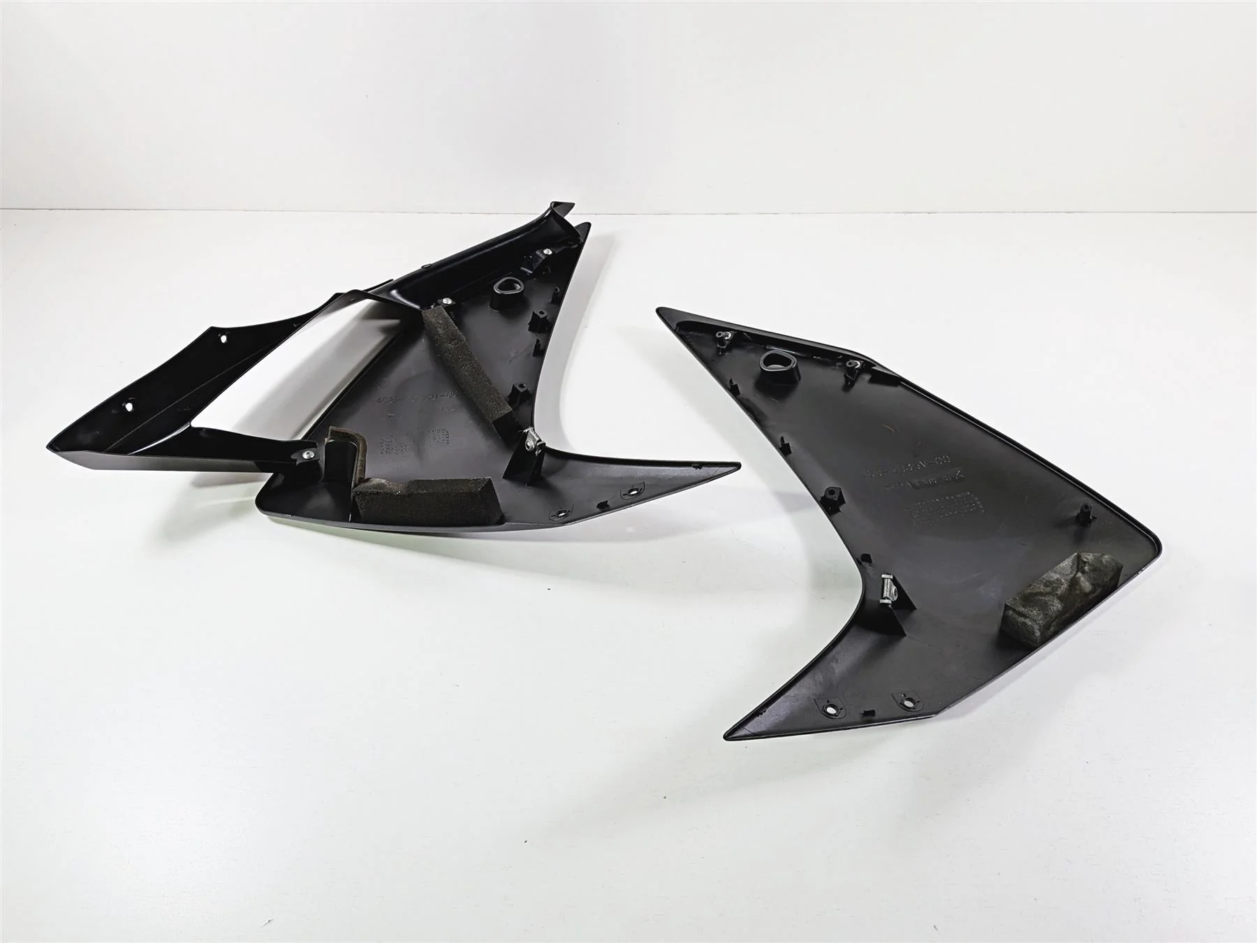 2008 Yamaha YZF R1 RN19 Left Right Side Fairing Cover Set 4C8-Y283U 4C8-Y283V-00 - Image 7