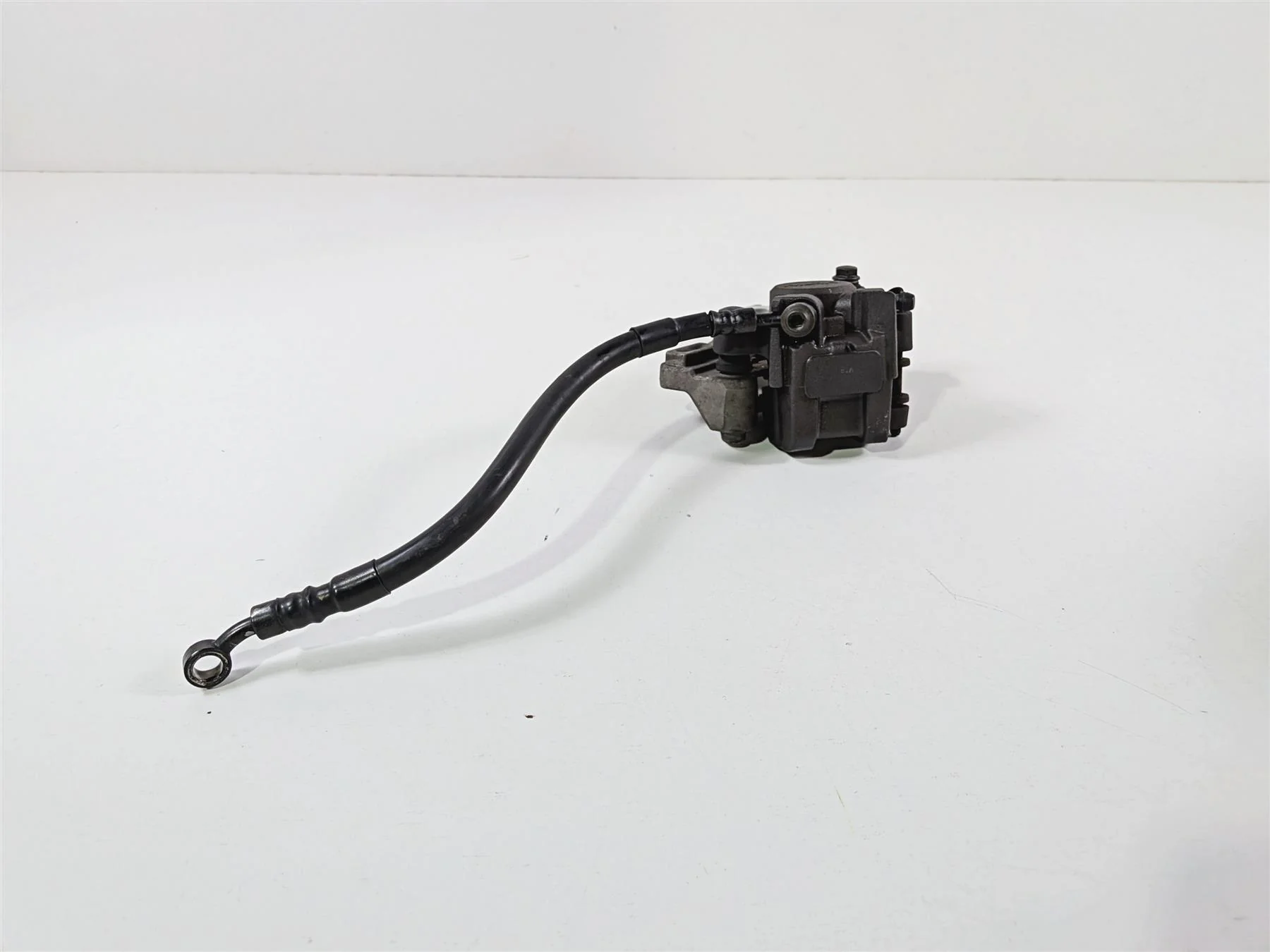 2008 Yamaha YZF R1 RN19 Nissin Rear Brake Caliper & Bracket 5VY-2580W-11-00 - Image 5