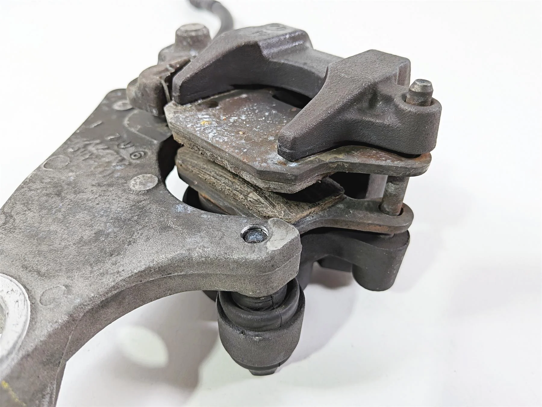 2008 Yamaha YZF R1 RN19 Nissin Rear Brake Caliper & Bracket 5VY-2580W-11-00 - Image 9