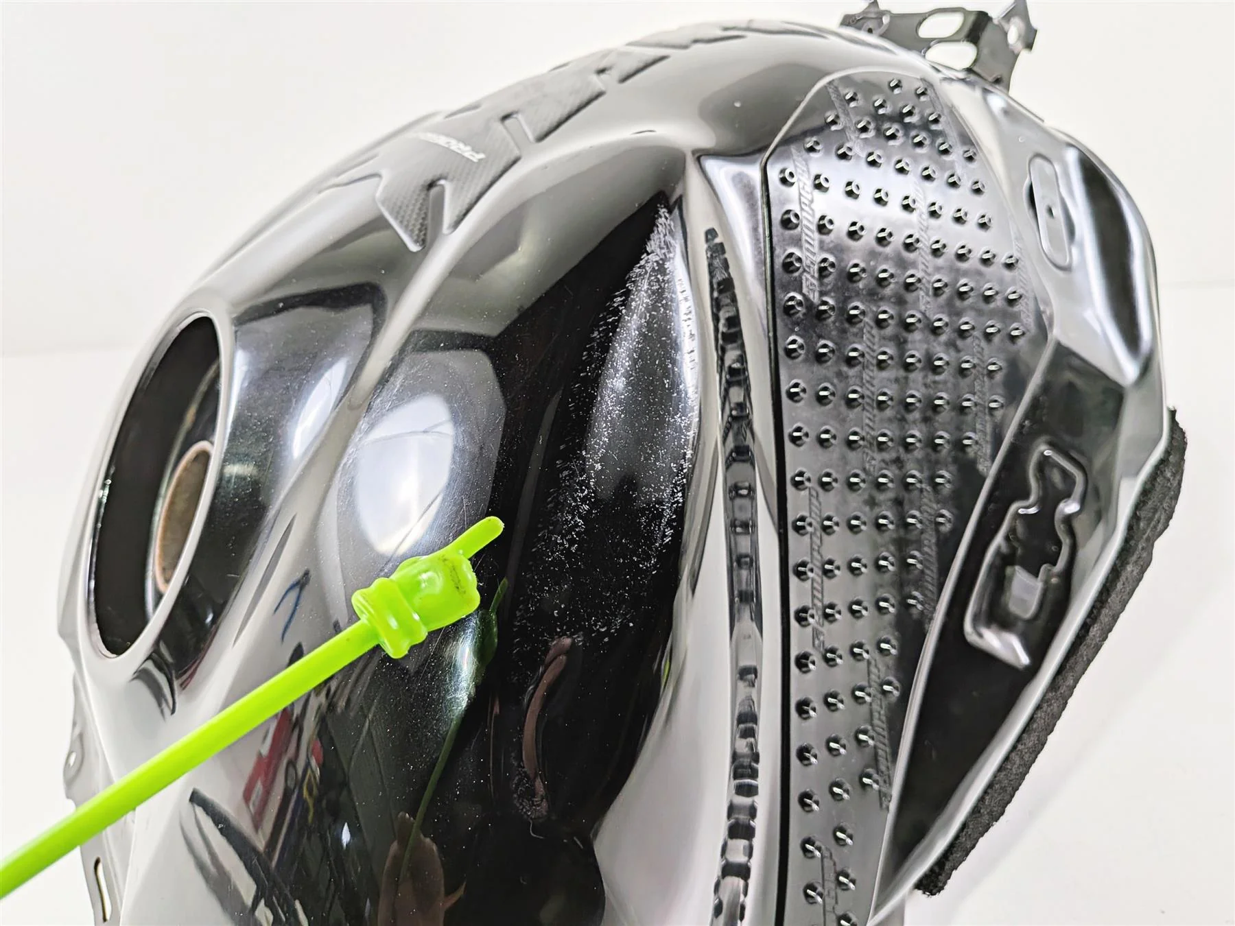 2008 Yamaha YZF R1 RN19 Oem Fuel Gas Petrol Tank -Dent On Left Side 4C8-YK241-00 - Image 9
