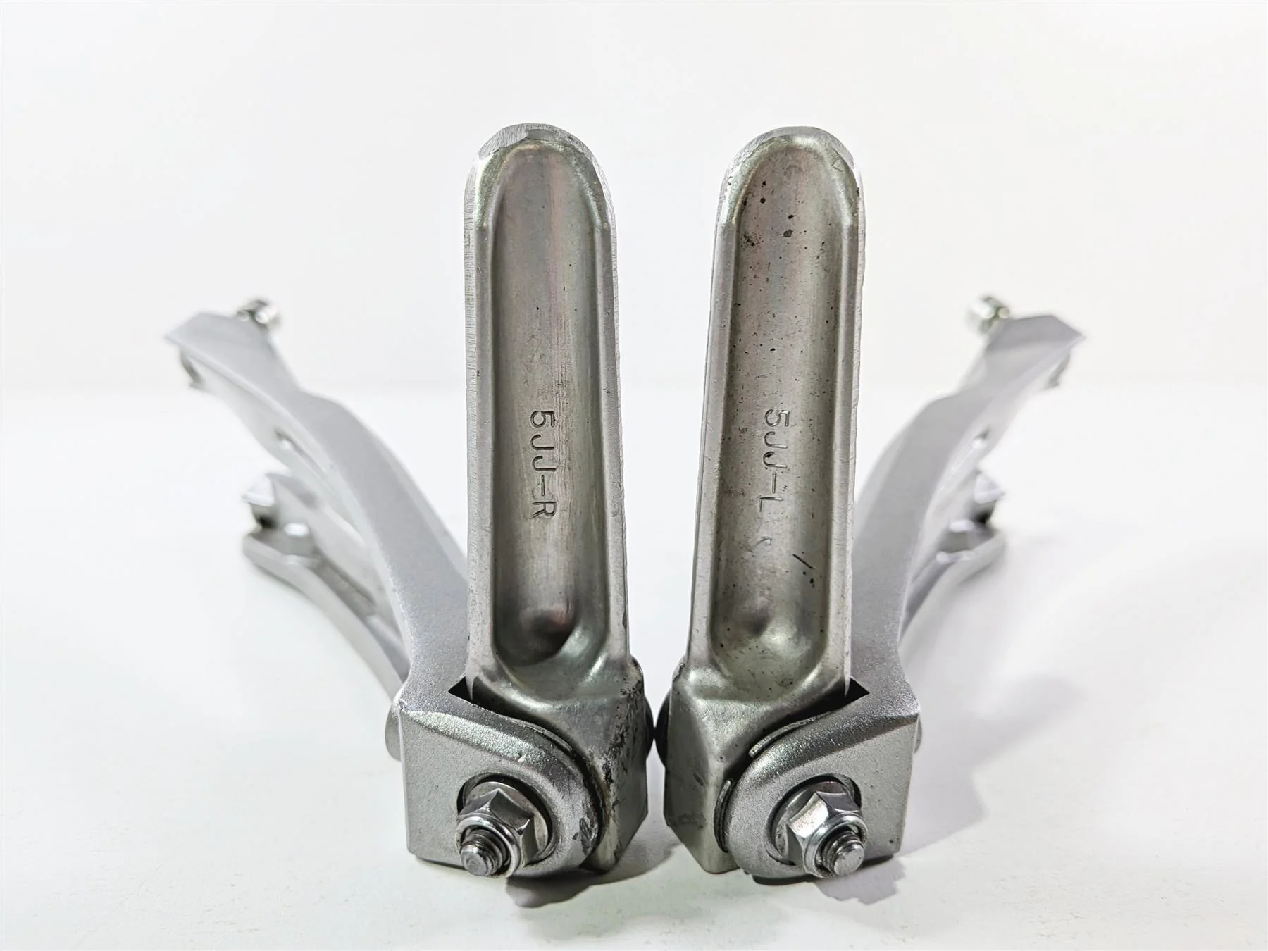 2008 Yamaha YZF R1 RN19 Oem Passenger Foot Peg Rest Set 5VY-2741L-00-00 - Image 5