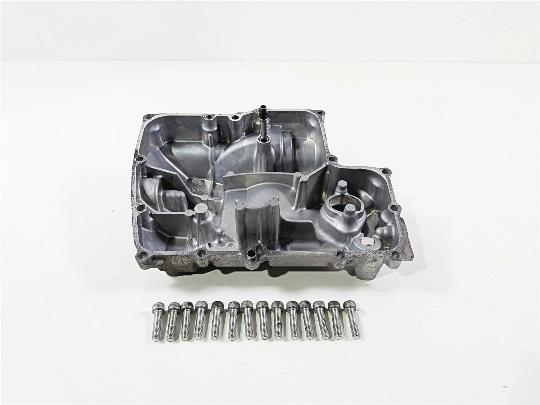 2008 Yamaha YZF R1 RN19 Oil Pan Bottom Engine Cover 4C8-13417-00-00 4C8-13400-00 - Image 2