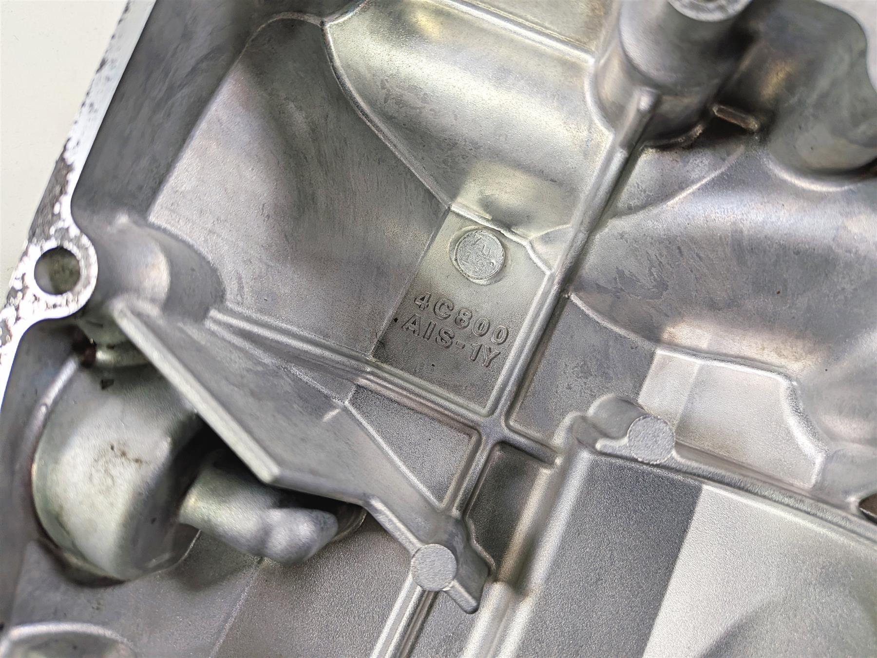 2008 Yamaha YZF R1 RN19 Oil Pan Bottom Engine Cover 4C8-13417-00-00 4C8-13400-00 - Image 7