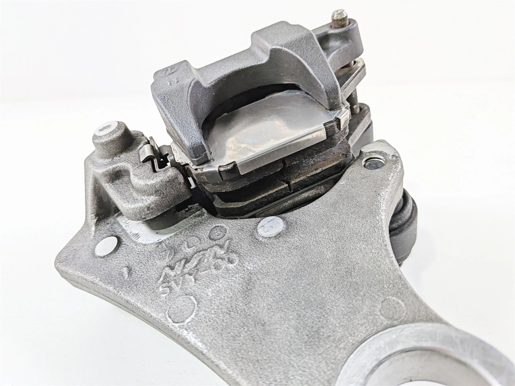 2008 Yamaha YZF R1 RN19 Rear Brake Caliper & Bracket Nissin 5VY-2580W-11-00 - Image 8