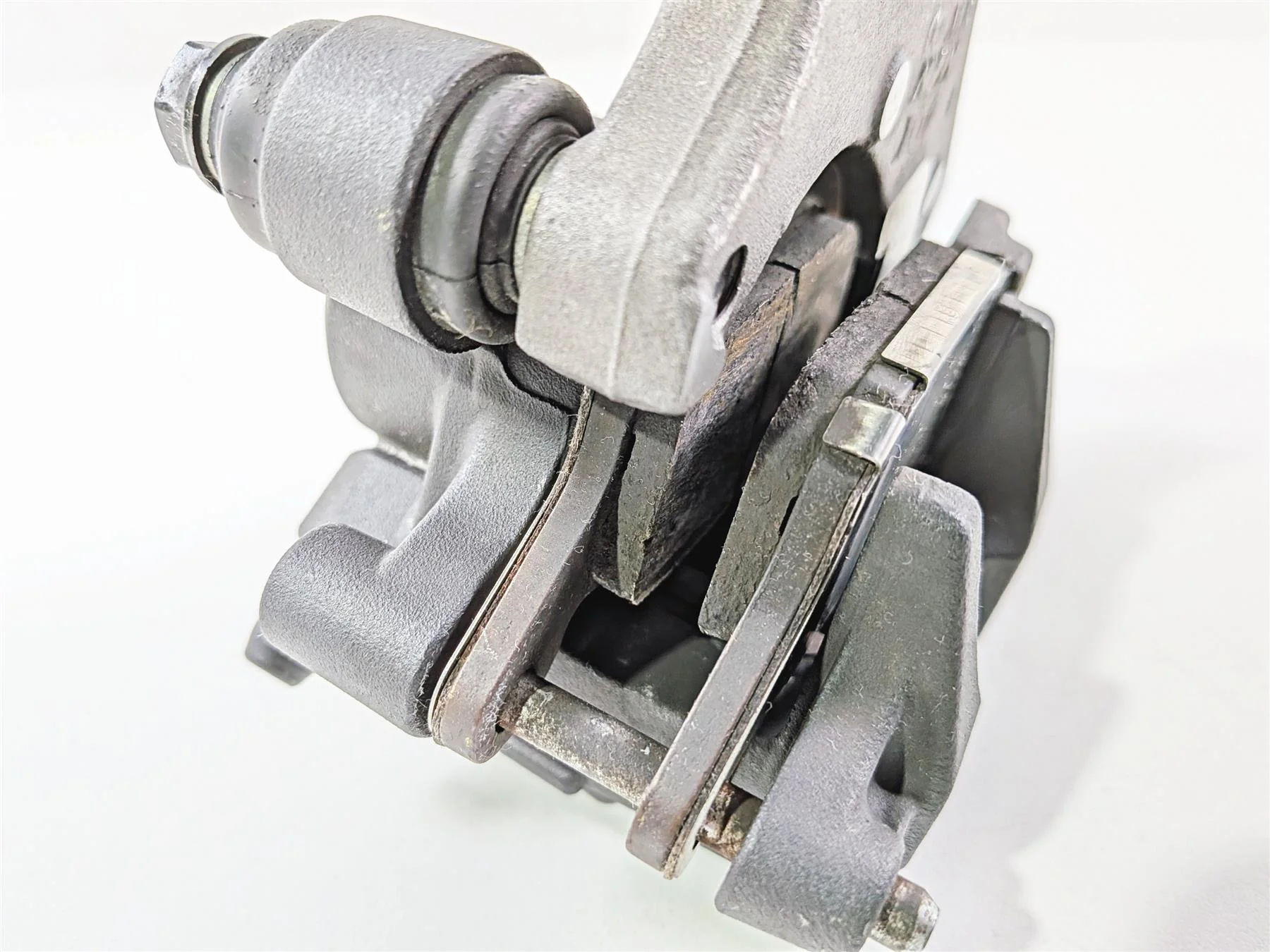 2008 Yamaha YZF R1 RN19 Rear Brake Caliper & Bracket Nissin 5VY-2580W-11-00 - Image 9