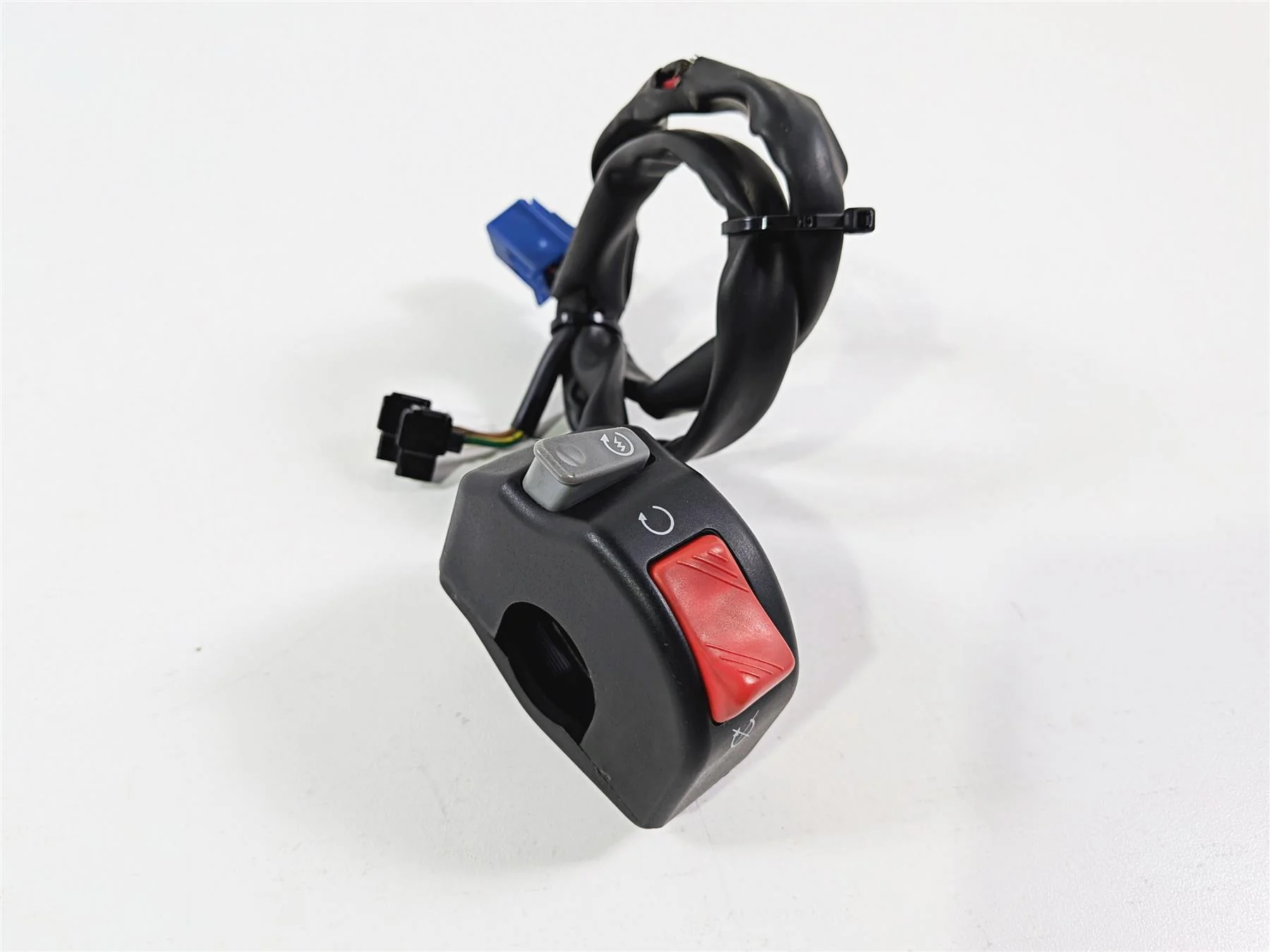 2008 Yamaha YZF R1 RN19 Right Hand Control Switch Start Stop 4C8-83975-00-00 - Image 11