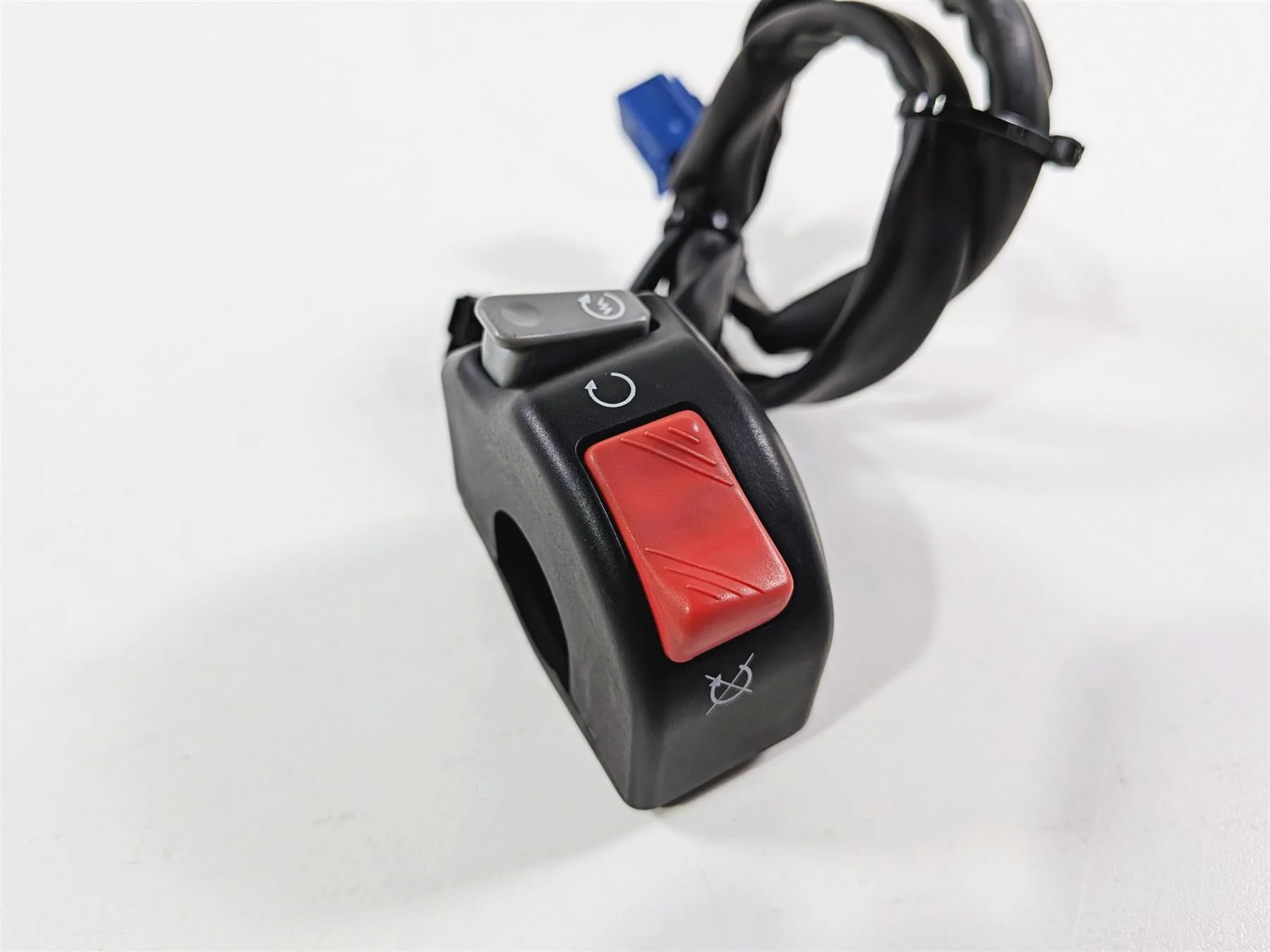 2008 Yamaha YZF R1 RN19 Right Hand Control Switch Start Stop 4C8-83975-00-00 - Image 8