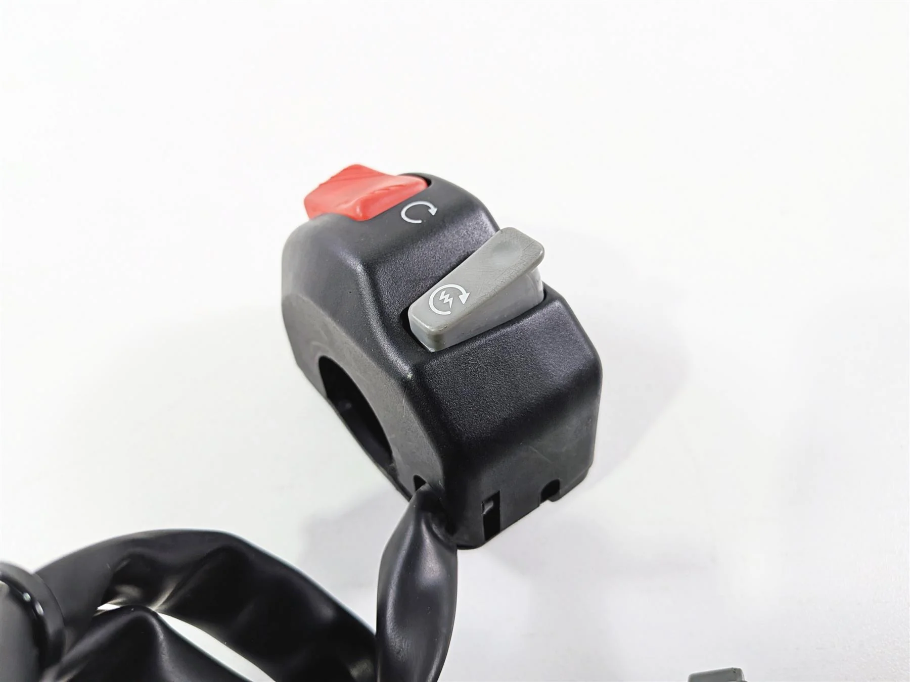 2008 Yamaha YZF R1 RN19 Right Hand Control Switch Start Stop 4C8-83975-00-00 - Image 9