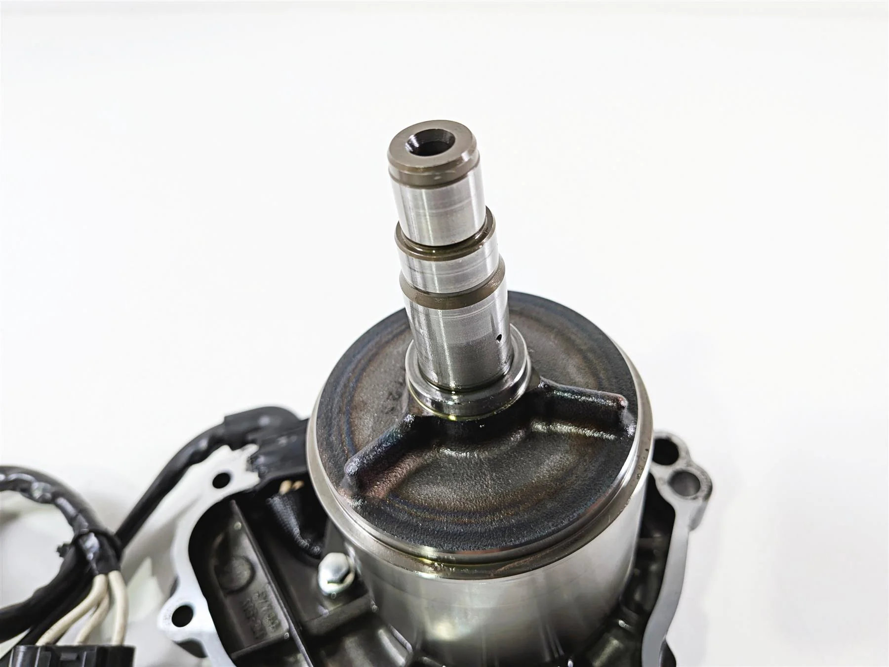 2008 Yamaha YZF R1 RN19 Stator Rotor & Engine Side Cover 2D1-81410-10-00 - Image 8