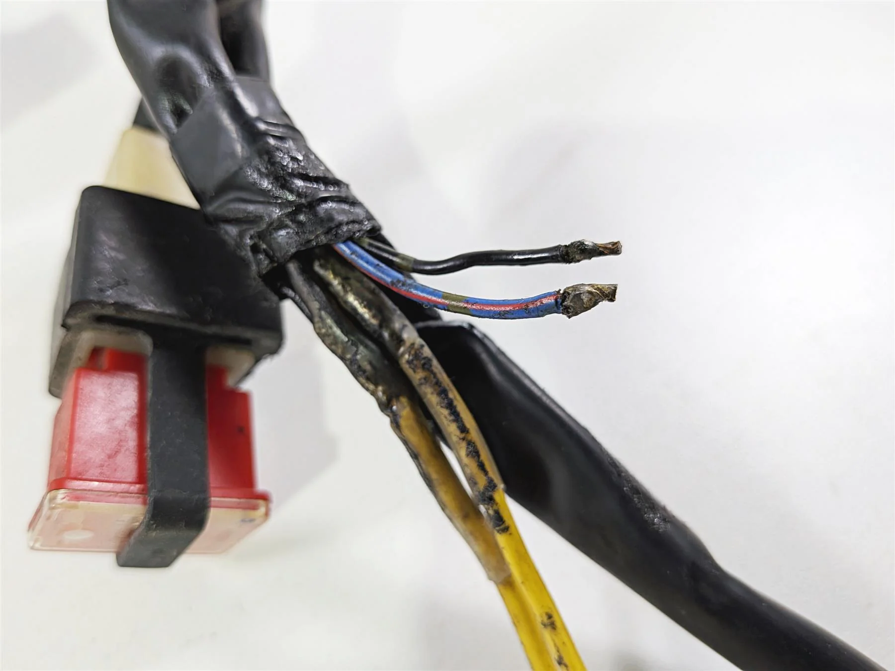 2008 Yamaha YZF R1 RN19 Wiring Harness Loom -Cut Taillight Wire 4C8-82590-40-00 - Image 8