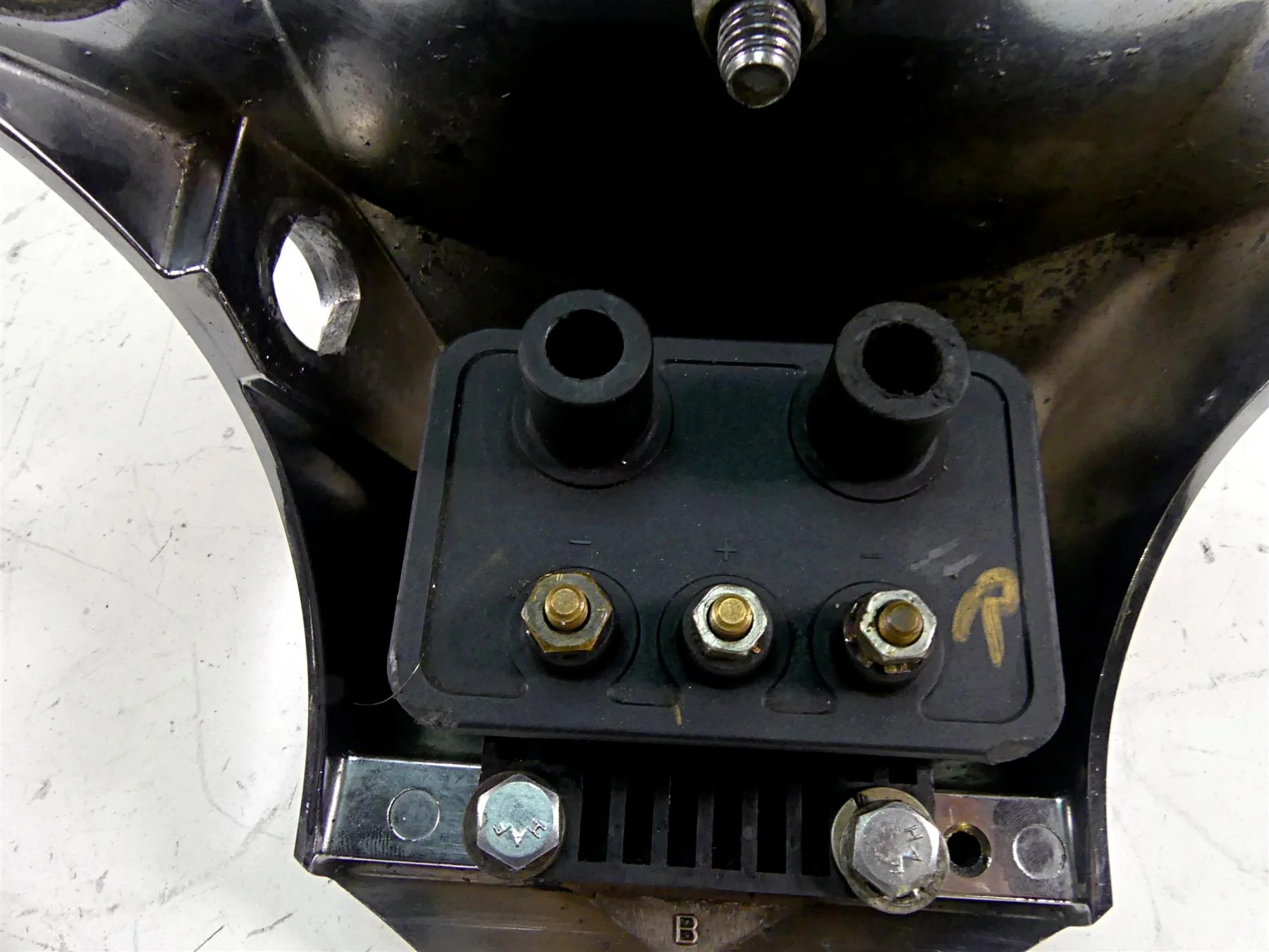 2009 Big Dog K9 117 Ignition Coil And Cover Fairing And Mount 170-000032-01 - Image 5