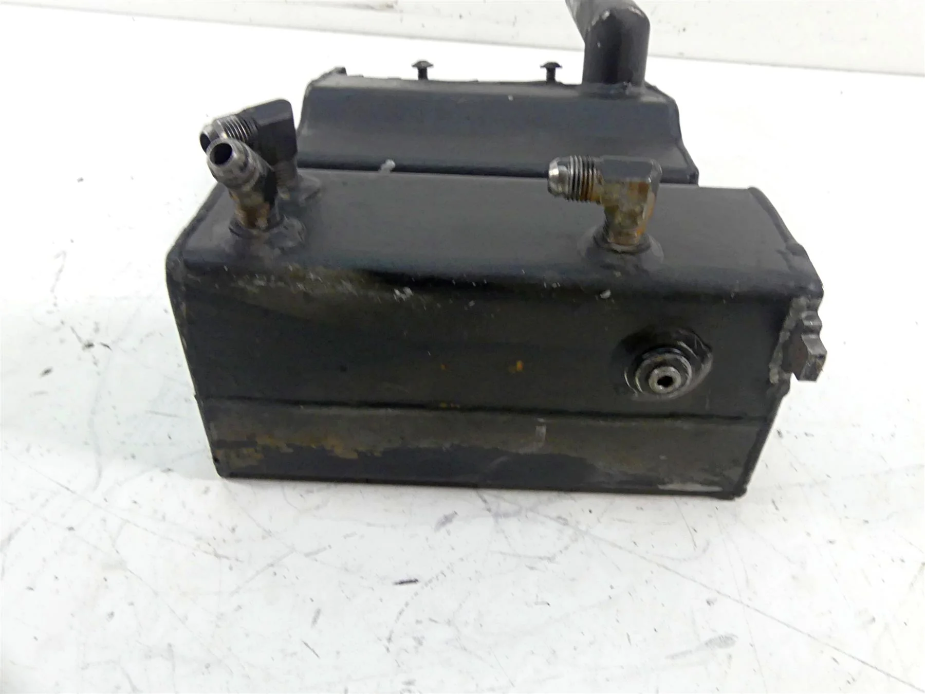 2009 Big Dog K9 Custom Oil Tank Reservoir 201-000057-00 - Image 4
