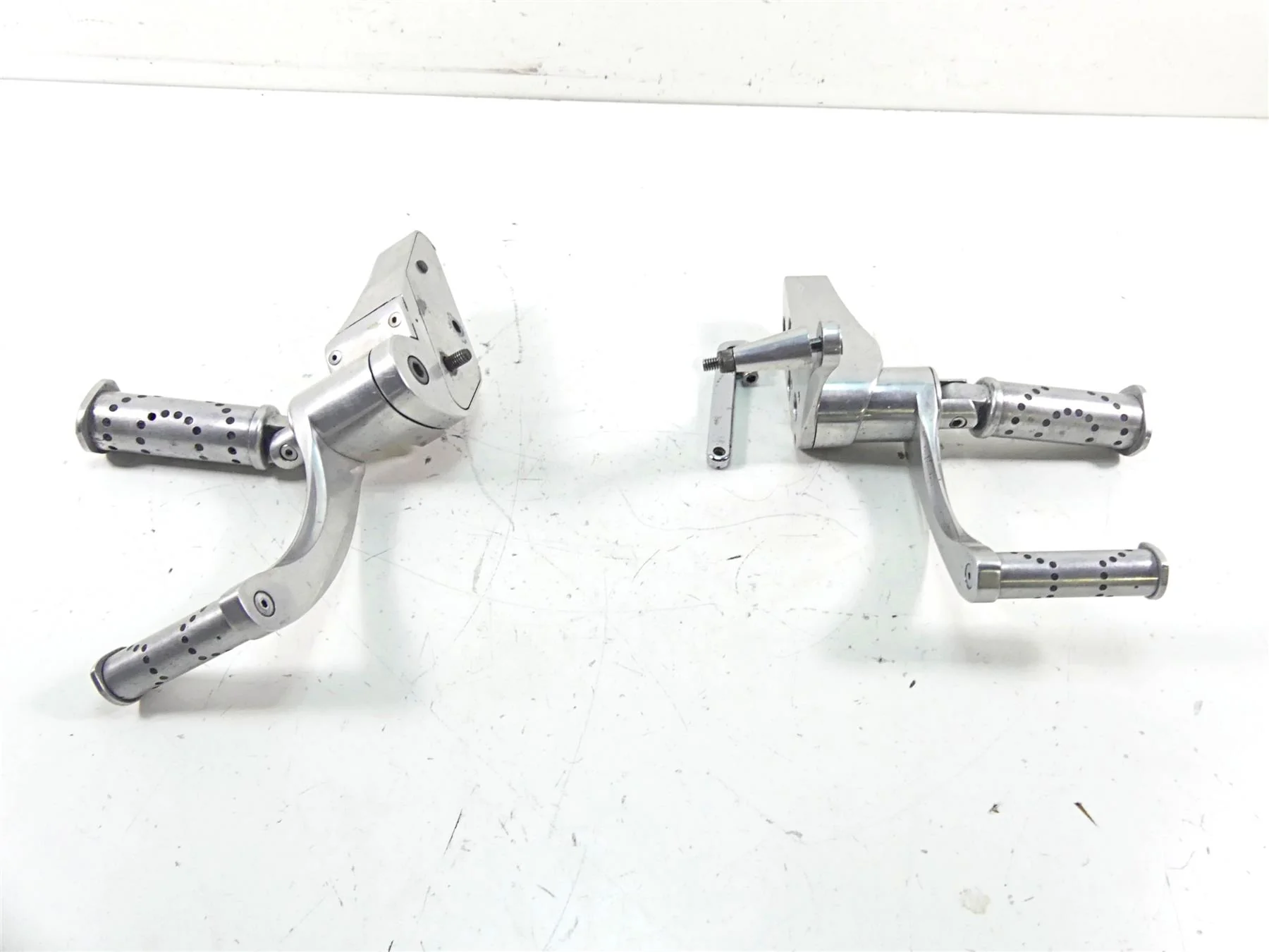 2009 Big Dog K9 Left Right Foot Peg Control Set 162-000001-02 162-000002-02 - Image 3