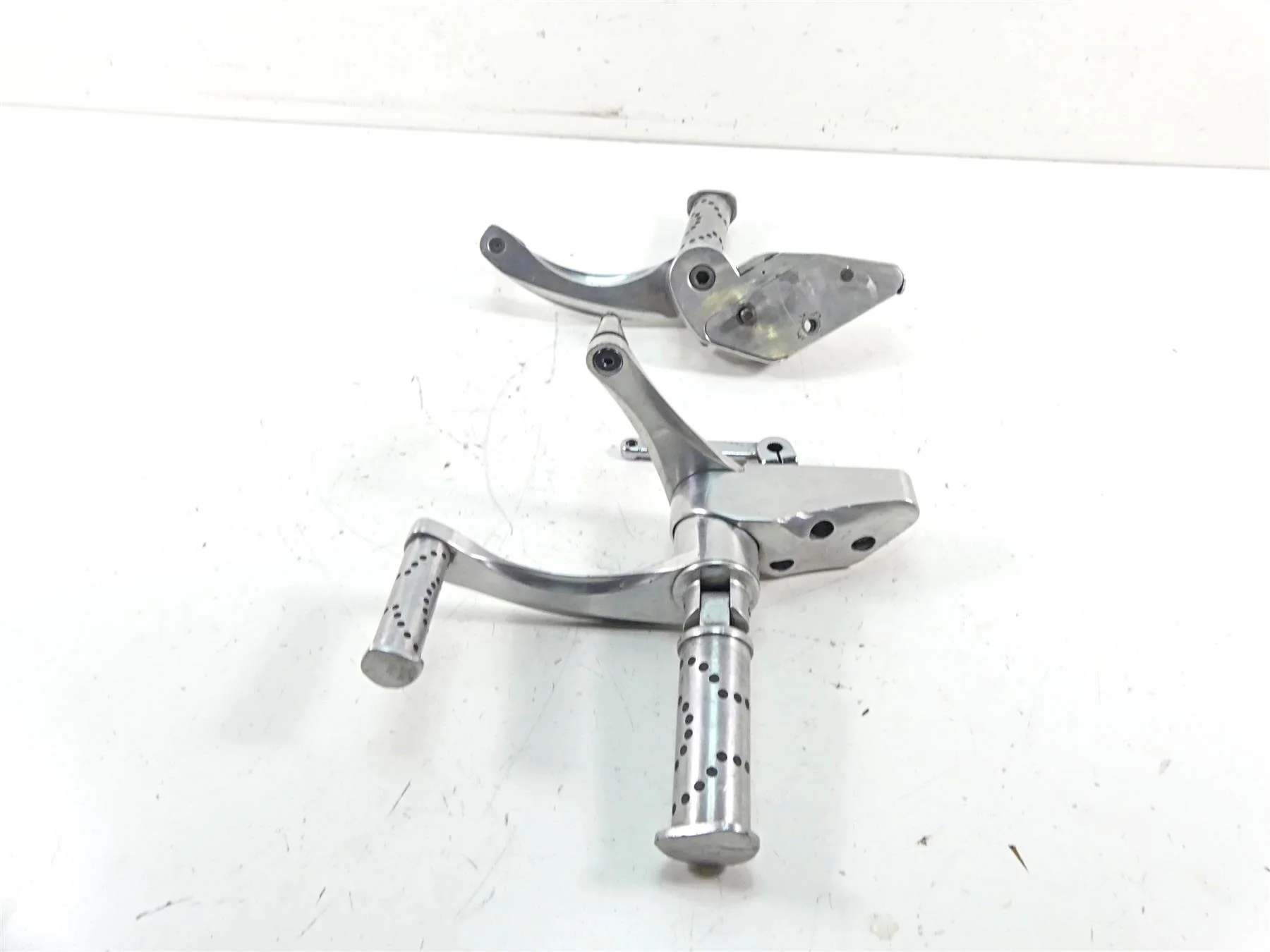 2009 Big Dog K9 Left Right Foot Peg Control Set 162-000001-02 162-000002-02 - Image 4