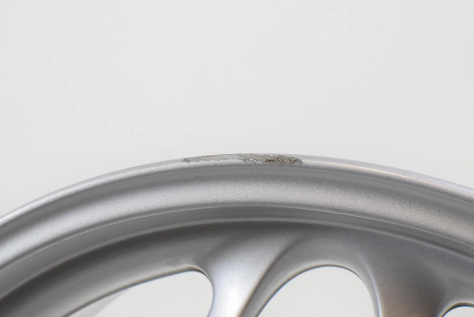 2009 BMW F800 ST K71 Rear Wheel Rim DENT 5.5x17 36317684724 - Image 4