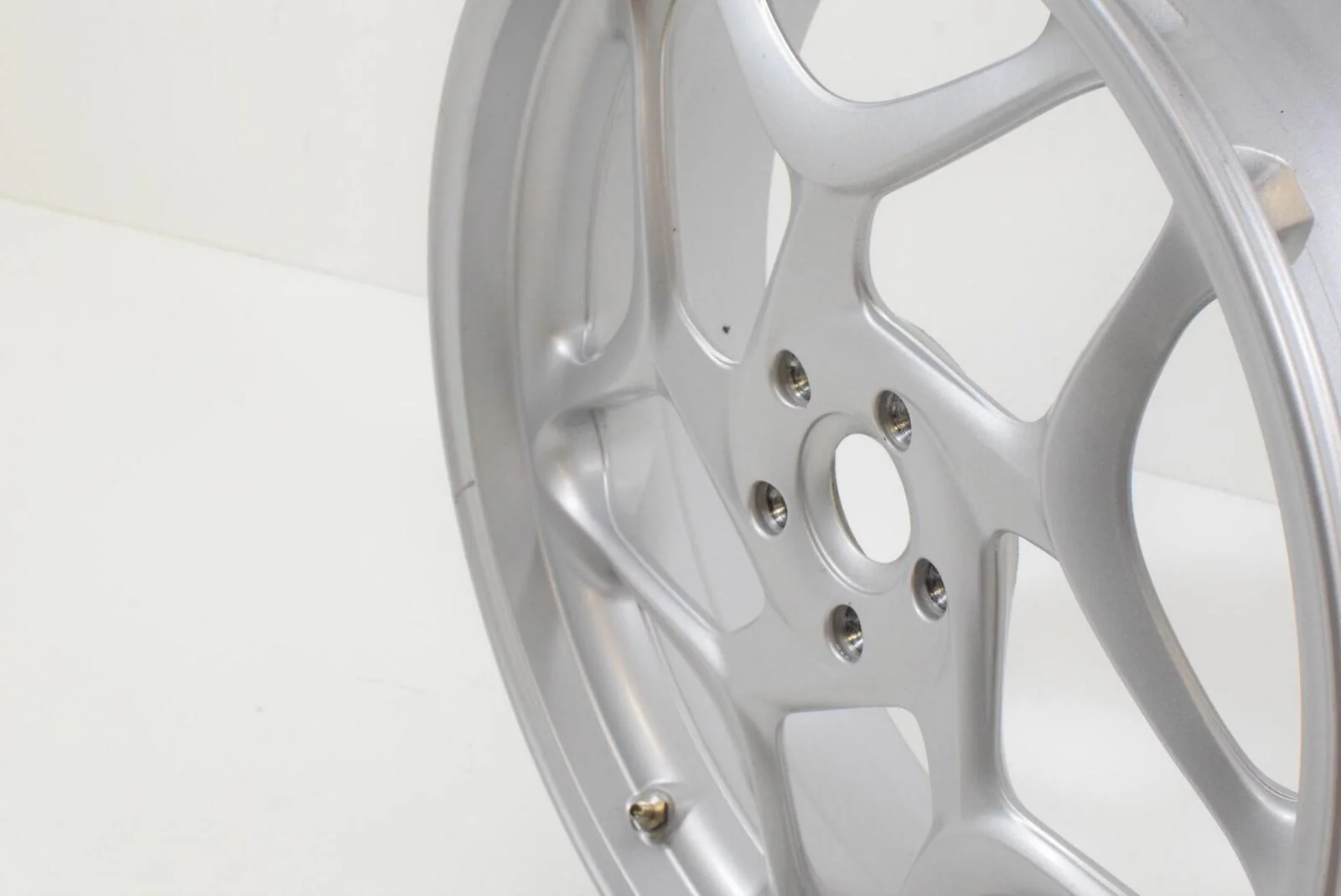 2009 BMW F800 ST K71 Rear Wheel Rim DENT 5.5x17 36317684724 - Image 5
