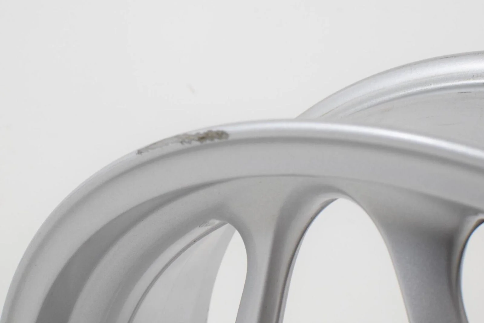 2009 BMW F800 ST K71 Rear Wheel Rim DENT 5.5x17 36317684724 - Image 7