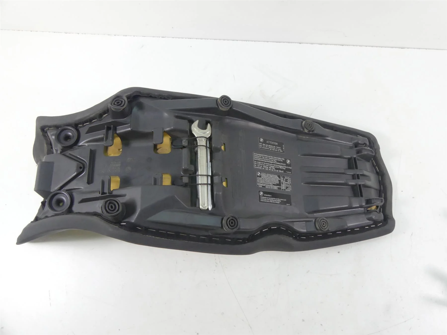 2009 BMW F800GS K72 Driver Dual Low Saddle Seat + Mounts - Read 52537697694 - Image 7