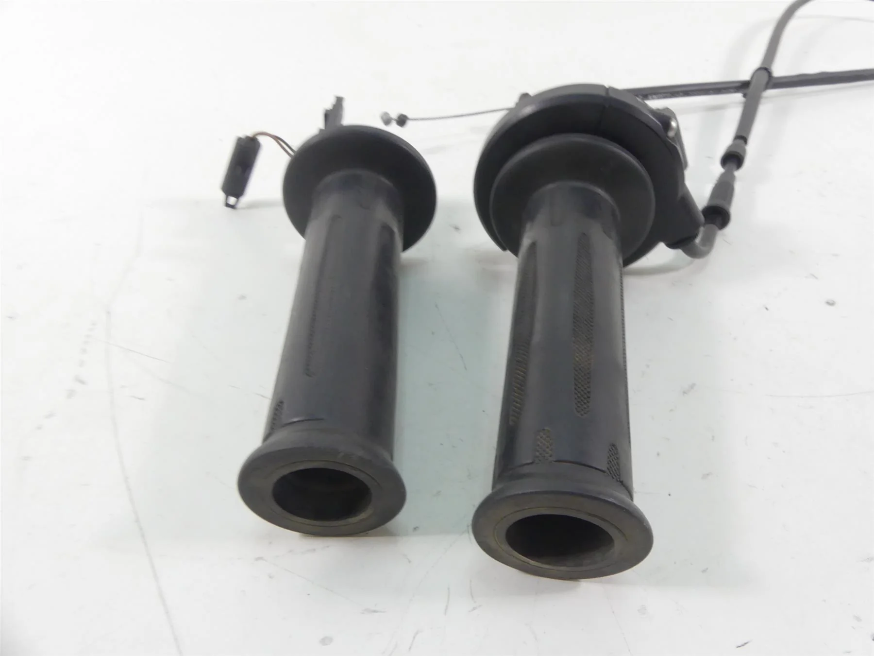 2009 BMW F800GS K72 Heated Handlebar Handle Bar Grip Set 61317706415 61317708288 - Image 4