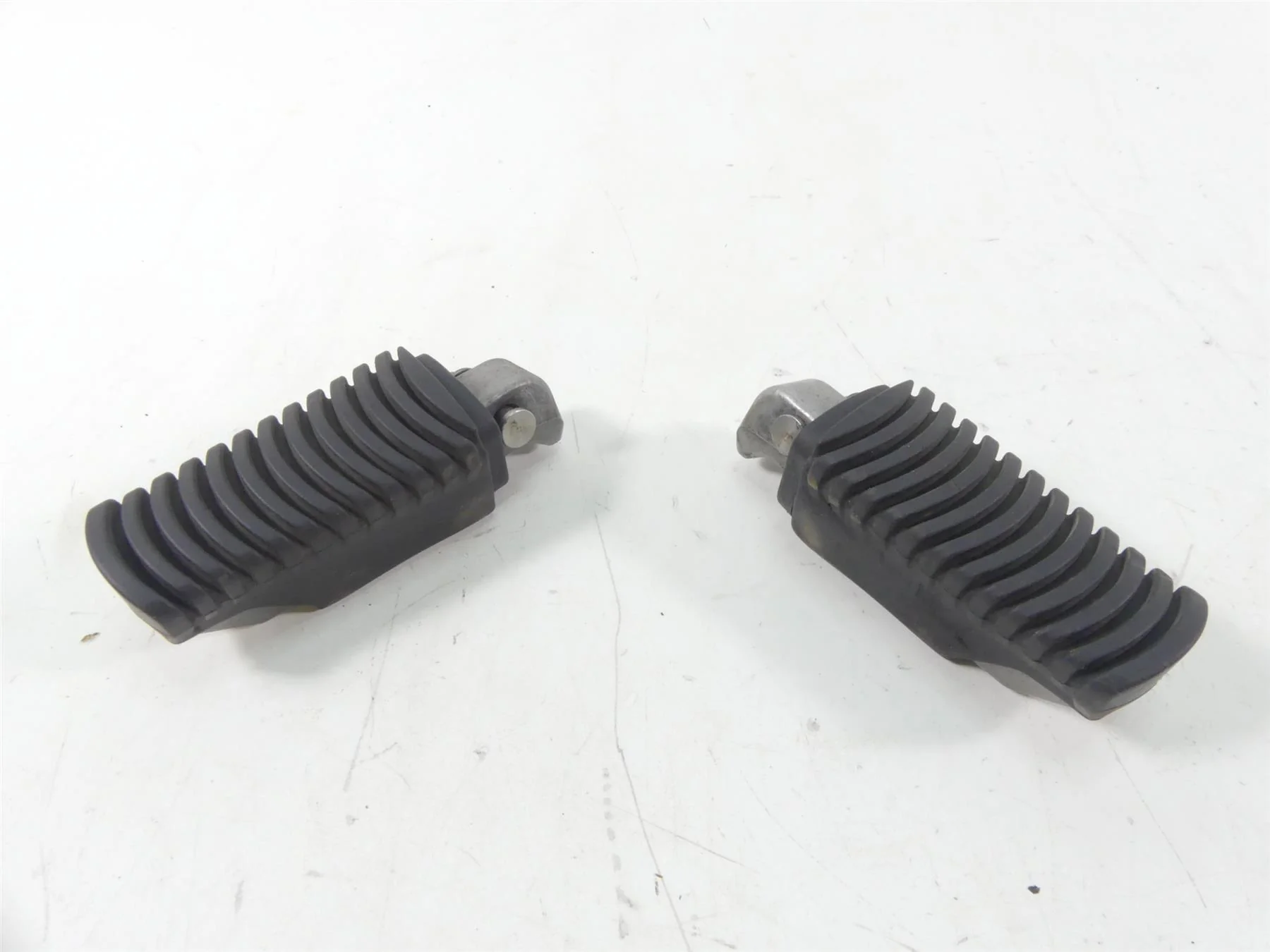 2009 BMW F800GS K72 Rear Passenger Pillion Footpeg Footrest Set 46717705653
