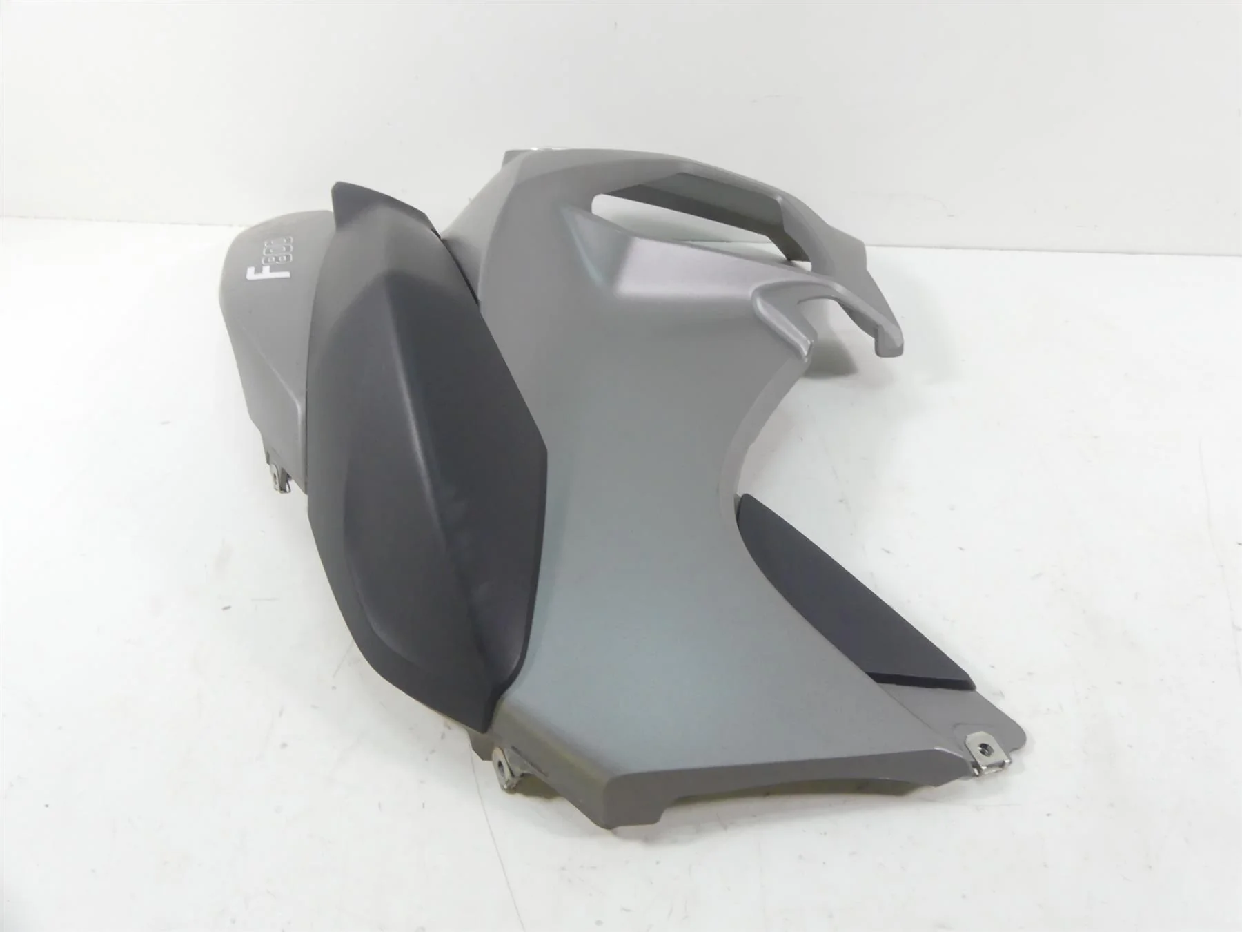 2009 BMW F800GS K72 Right Main Side Fuel Tank Fairing Cover Cowl 46638521568 - Image 4