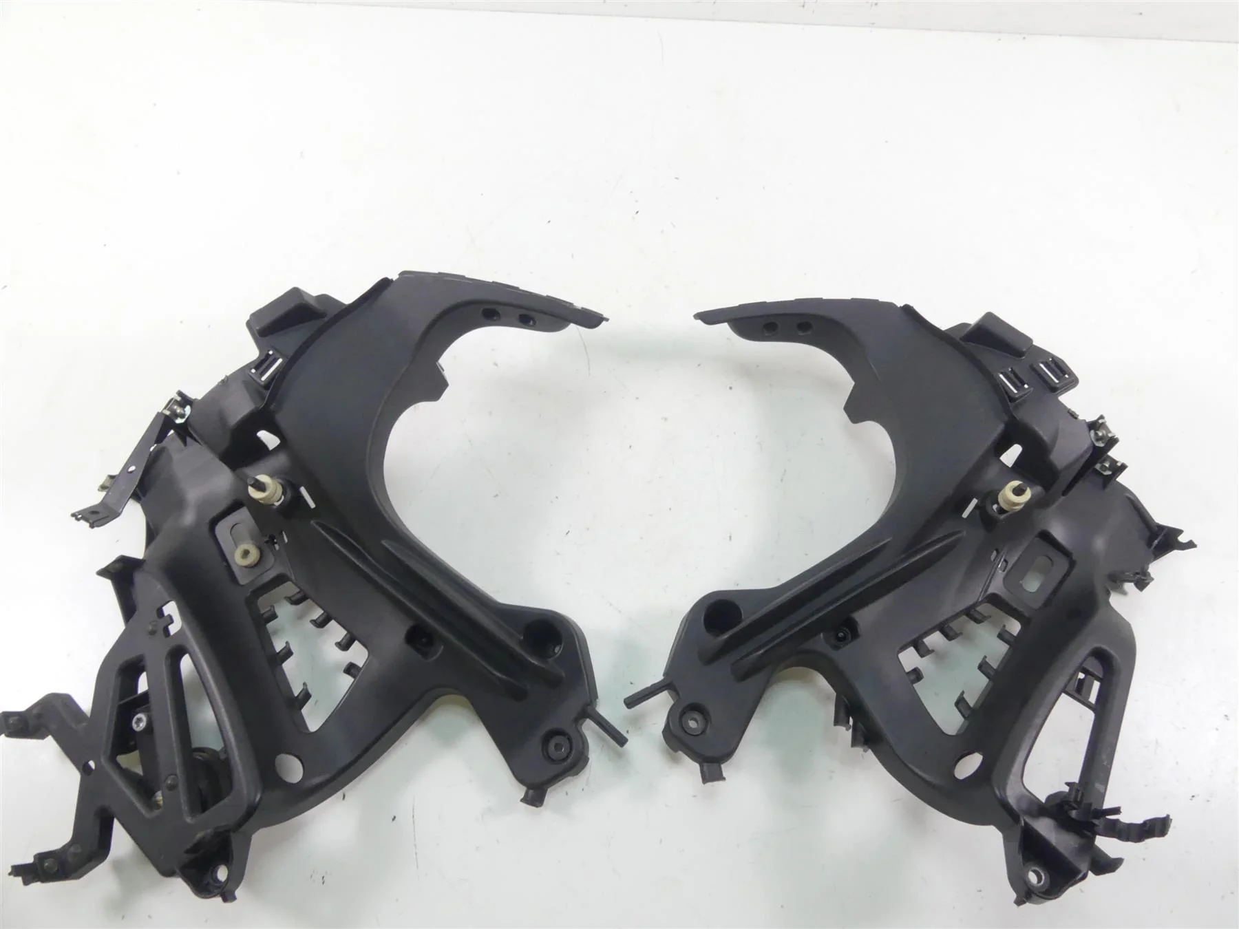 2009 BMW K1300 S K40 Front Fairing Stay Carrier Mount Holder 46637677761 - Image 5
