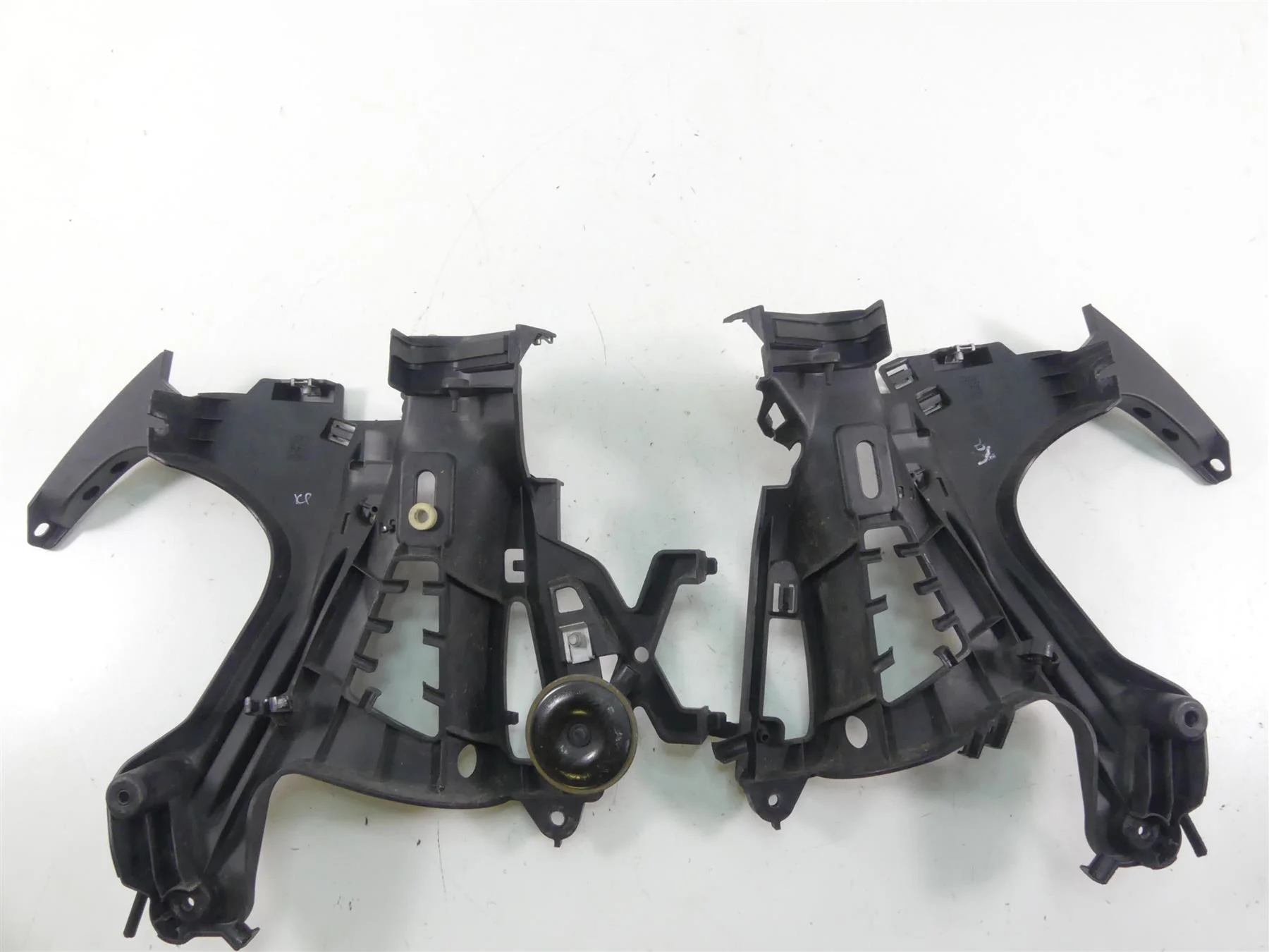 2009 BMW K1300 S K40 Front Fairing Stay Carrier Mount Holder 46637677761 - Image 6
