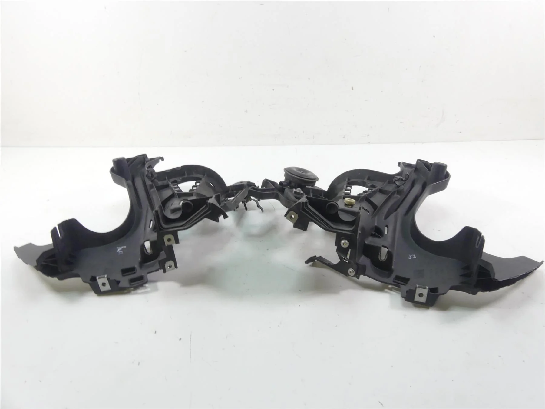 2009 BMW K1300 S K40 Front Fairing Stay Carrier Mount Holder 46637677761 - Image 9