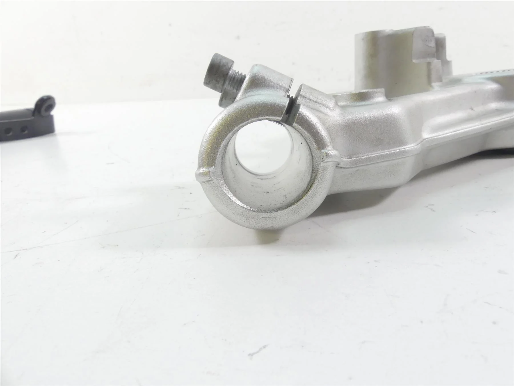 2009 BMW K1300 S K40 Upper Triple Tree & Left Handle Bar 32717707554 - Image 11