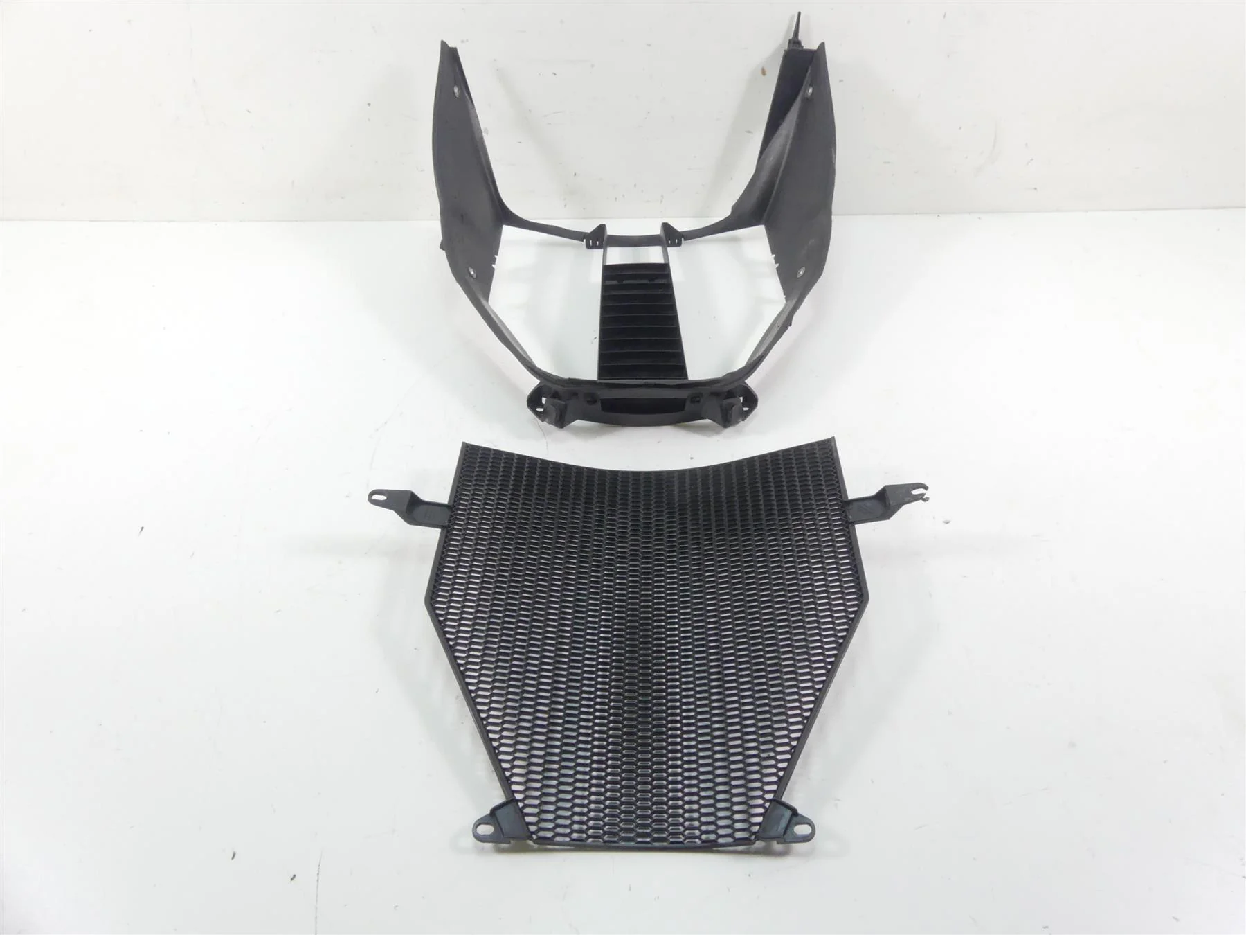 2009 BMW K1300 S K40 Water Coolant Radiator Cover Fairing Set 17117673162 - Image 2
