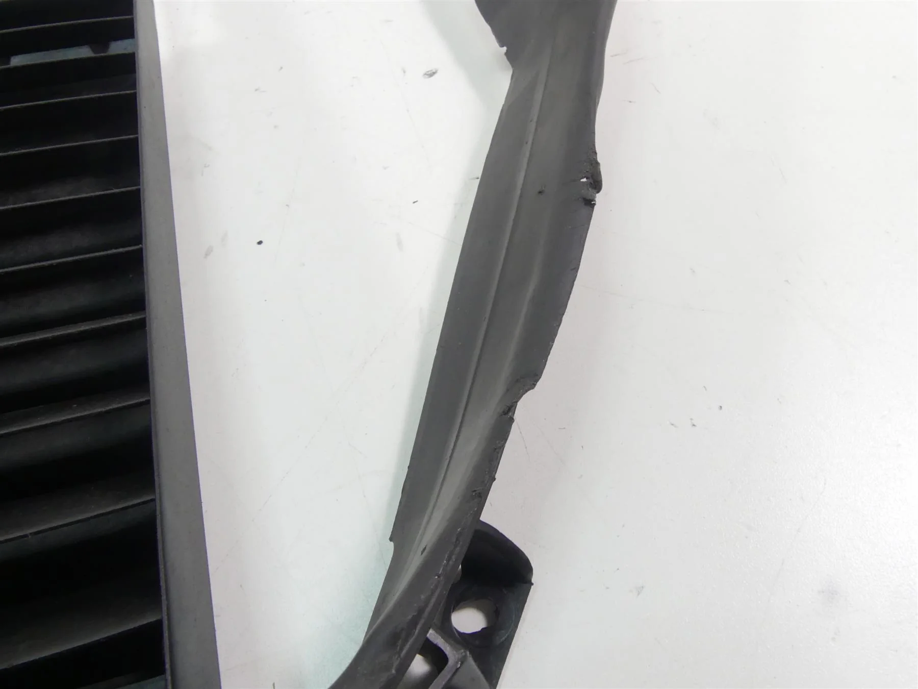 2009 BMW K1300 S K40 Water Coolant Radiator Cover Fairing Set 17117673162 - Image 9