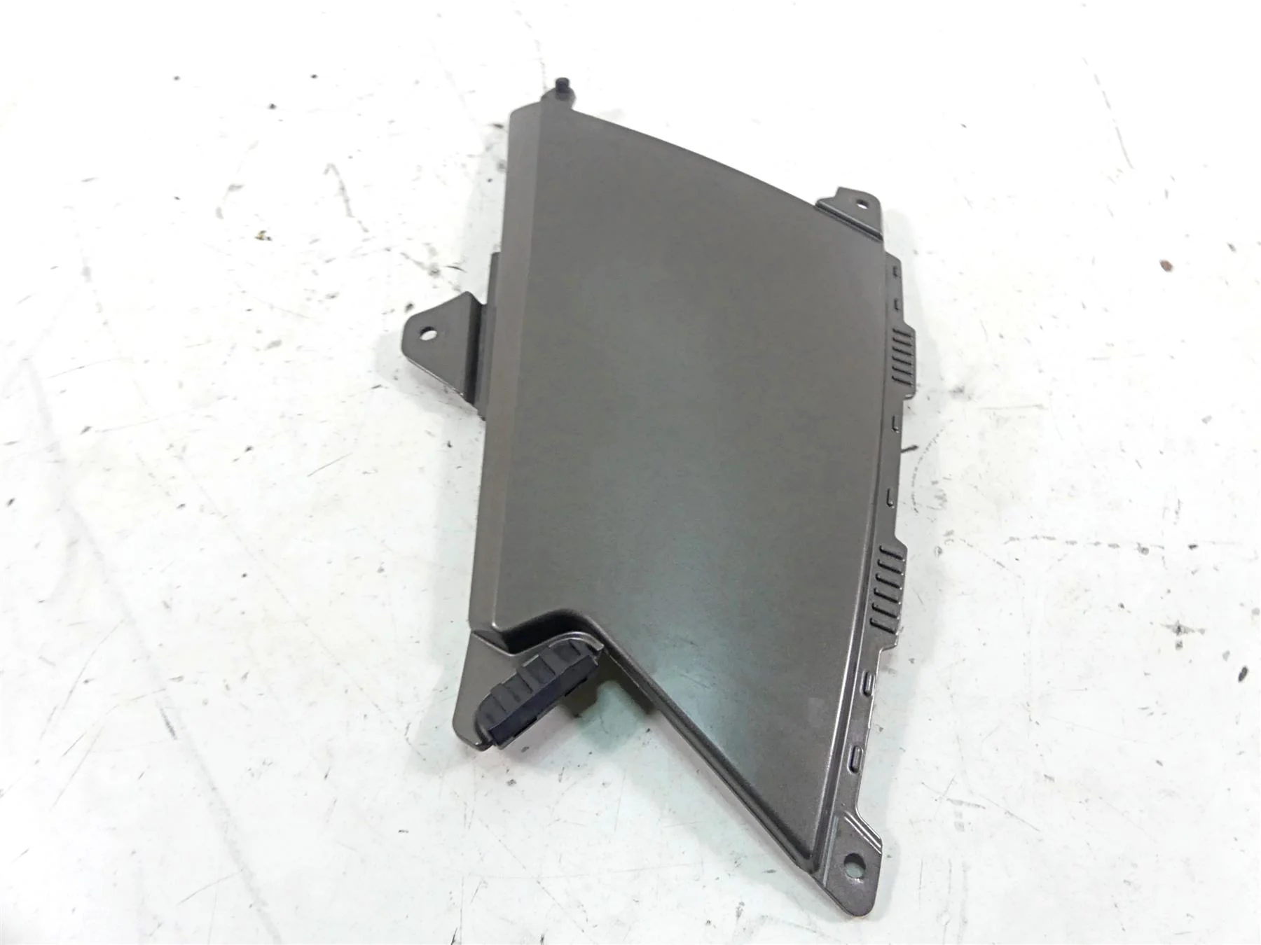 2009 BMW R1200 GS K25 Left Between Leg Side Cover Fairing 46637693433 - Image 4